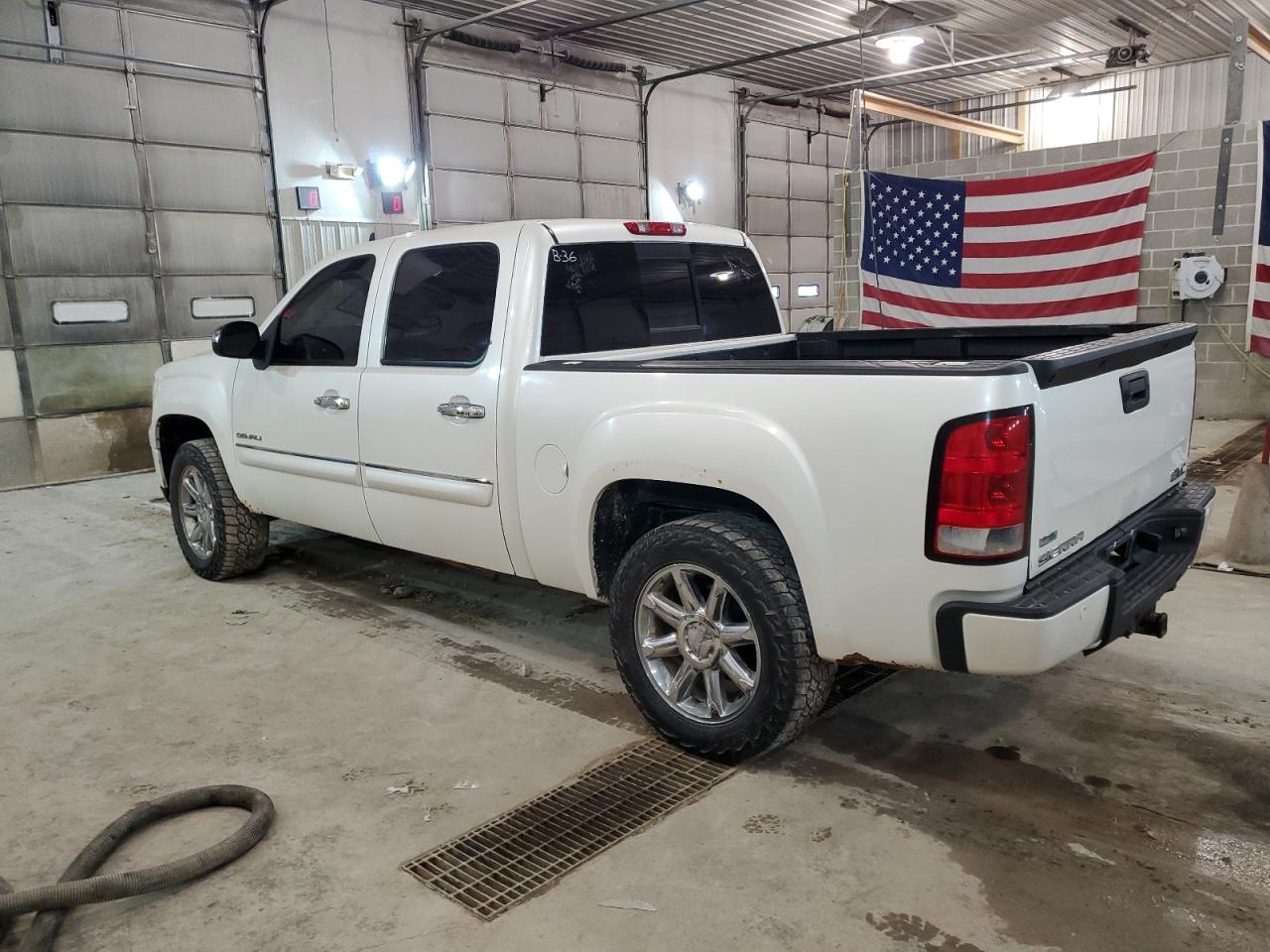 Photo 1 VIN: 3GTP2XE23BG167043 - GMC SIERRA 