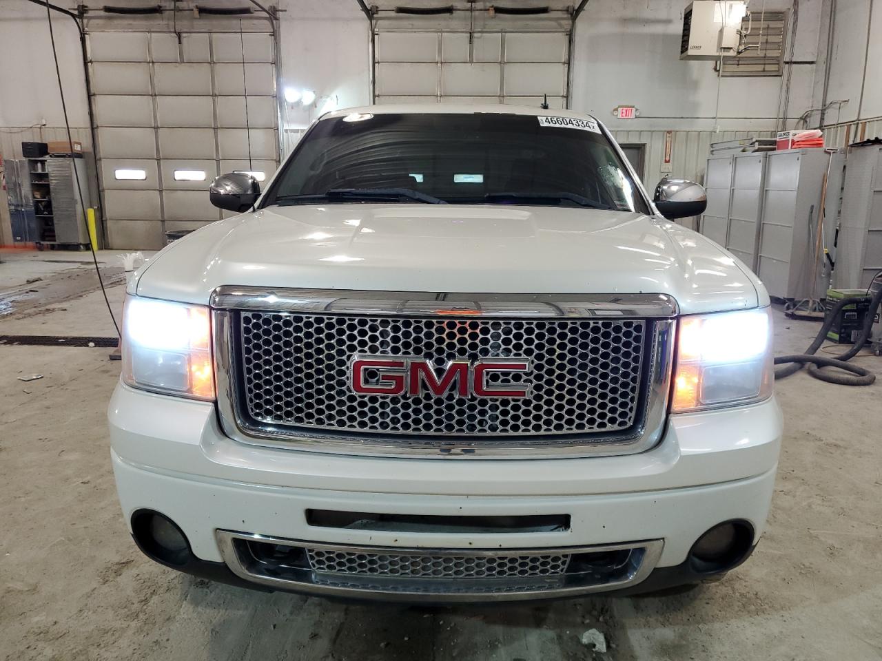 Photo 4 VIN: 3GTP2XE23BG167043 - GMC SIERRA 