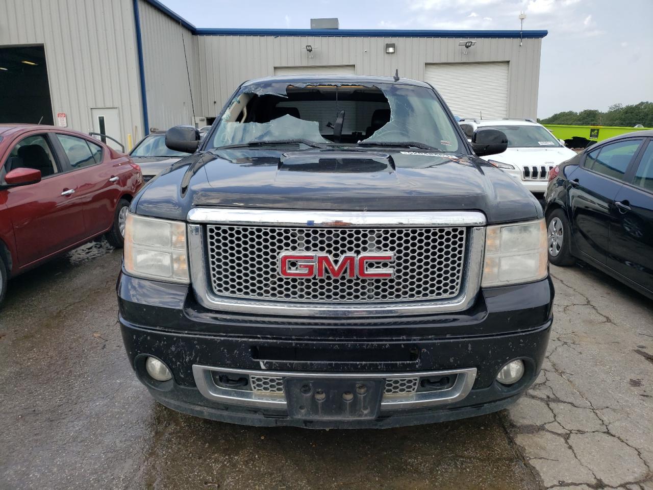 Photo 4 VIN: 3GTP2XE25BG246892 - GMC SIERRA 