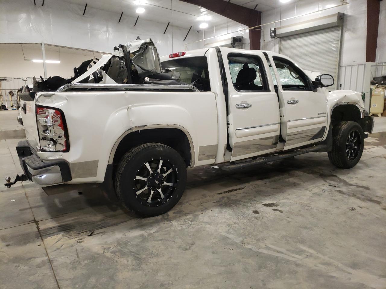 Photo 2 VIN: 3GTP2XE26CG180533 - GMC SIERRA 