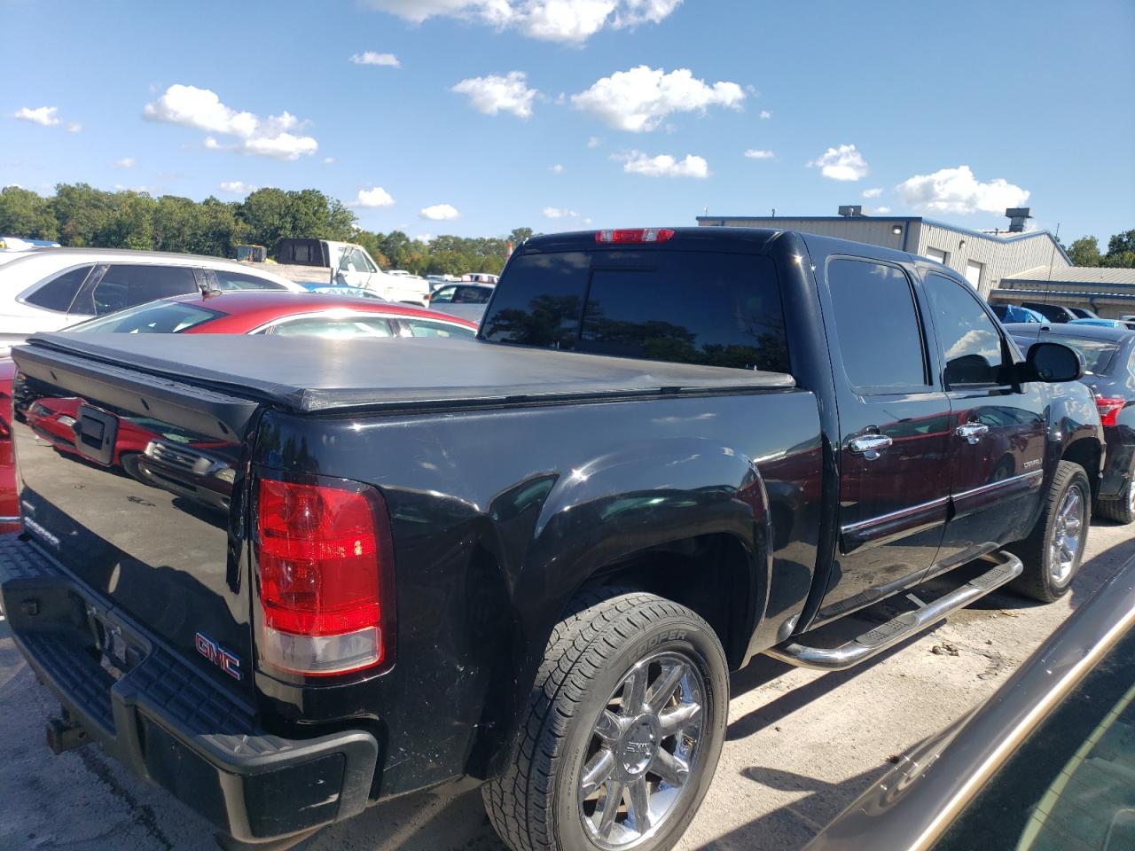 Photo 2 VIN: 3GTP2XE27BG300869 - GMC SIERRA 