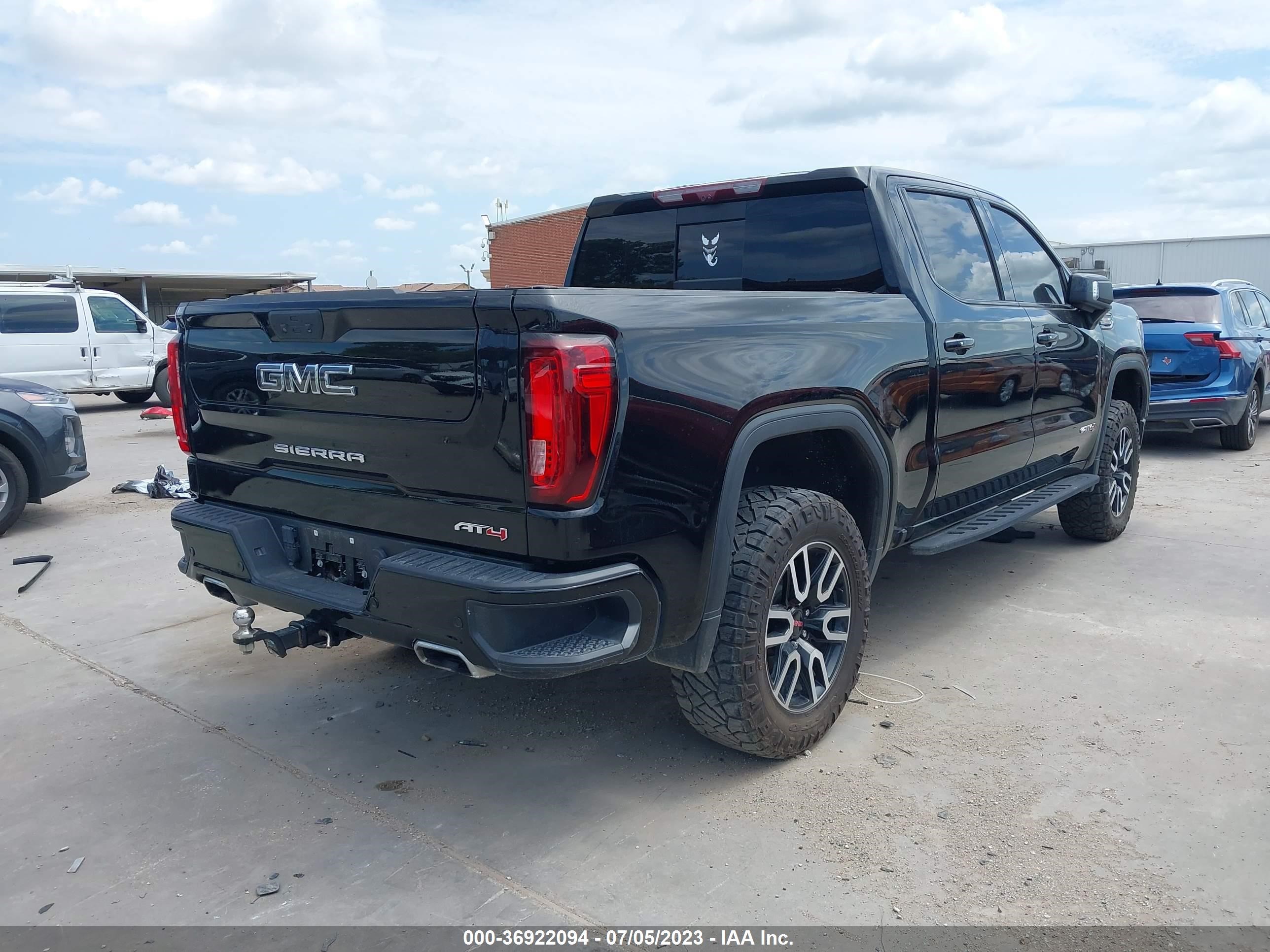 Photo 3 VIN: 3GTP9EELXNG109749 - GMC SIERRA 