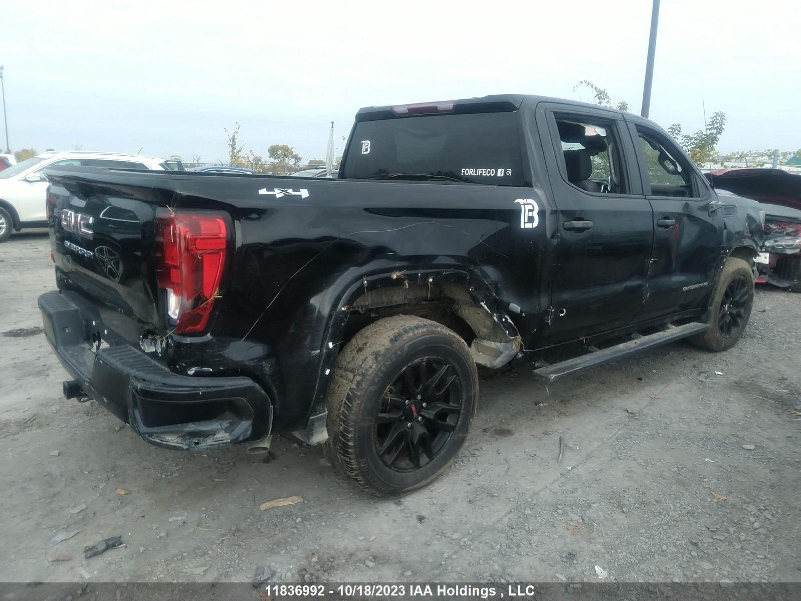 Photo 3 VIN: 3GTPUAEK9NG668420 - GMC SIERRA 