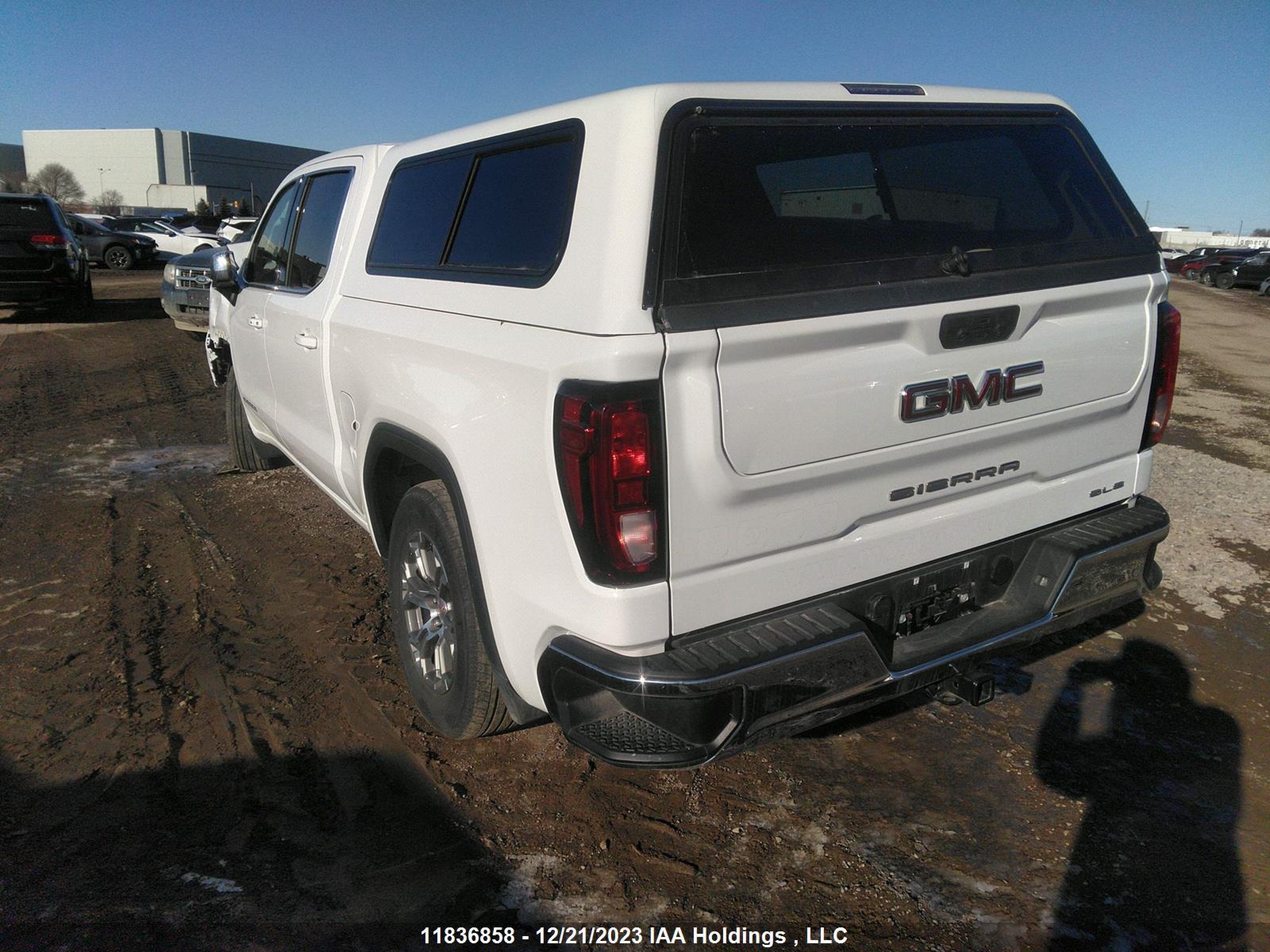 Photo 2 VIN: 3GTPUBEK7NG662072 - GMC SIERRA 