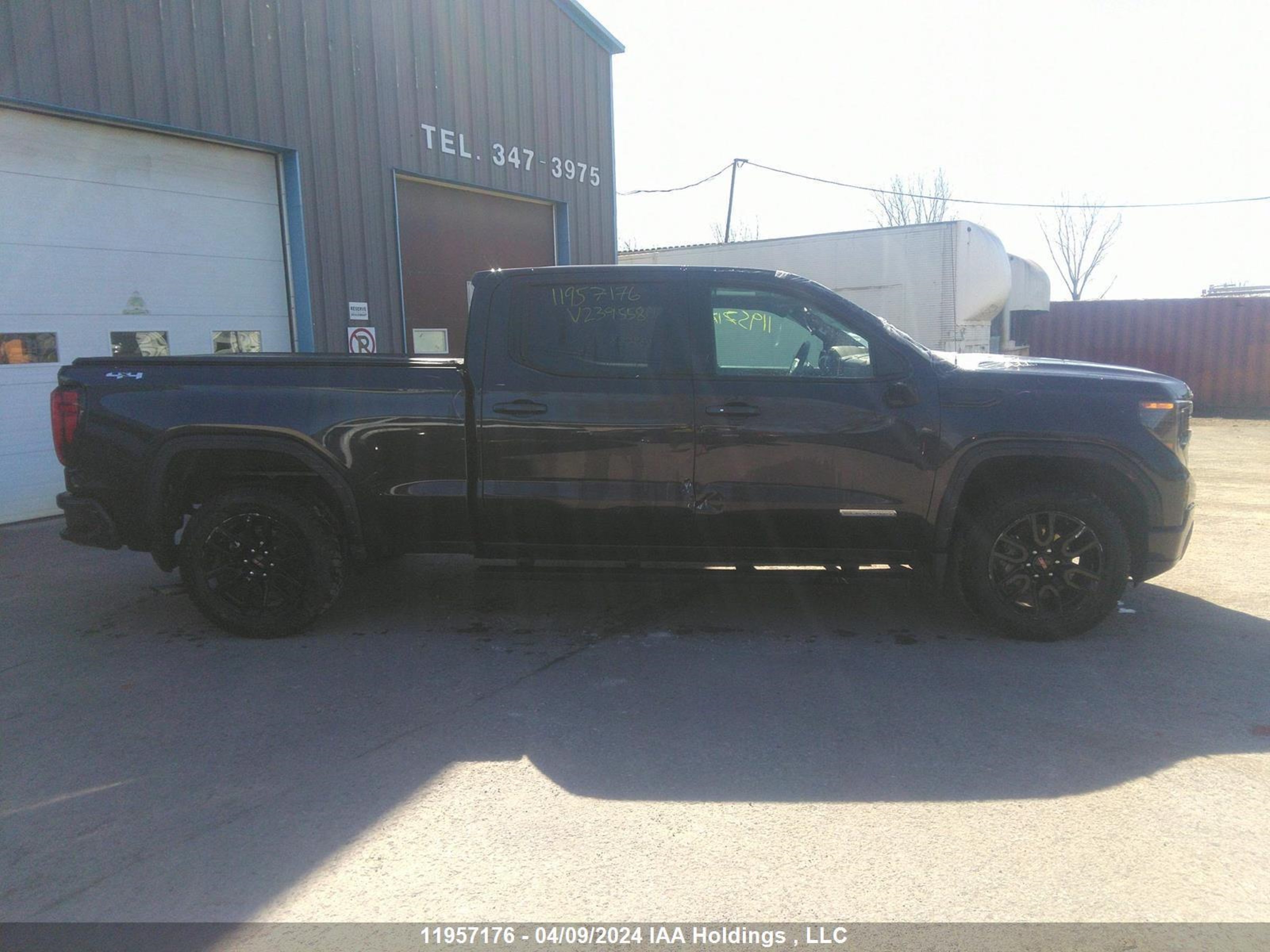 Photo 13 VIN: 3GTPUCEKXPG239558 - GMC SIERRA 