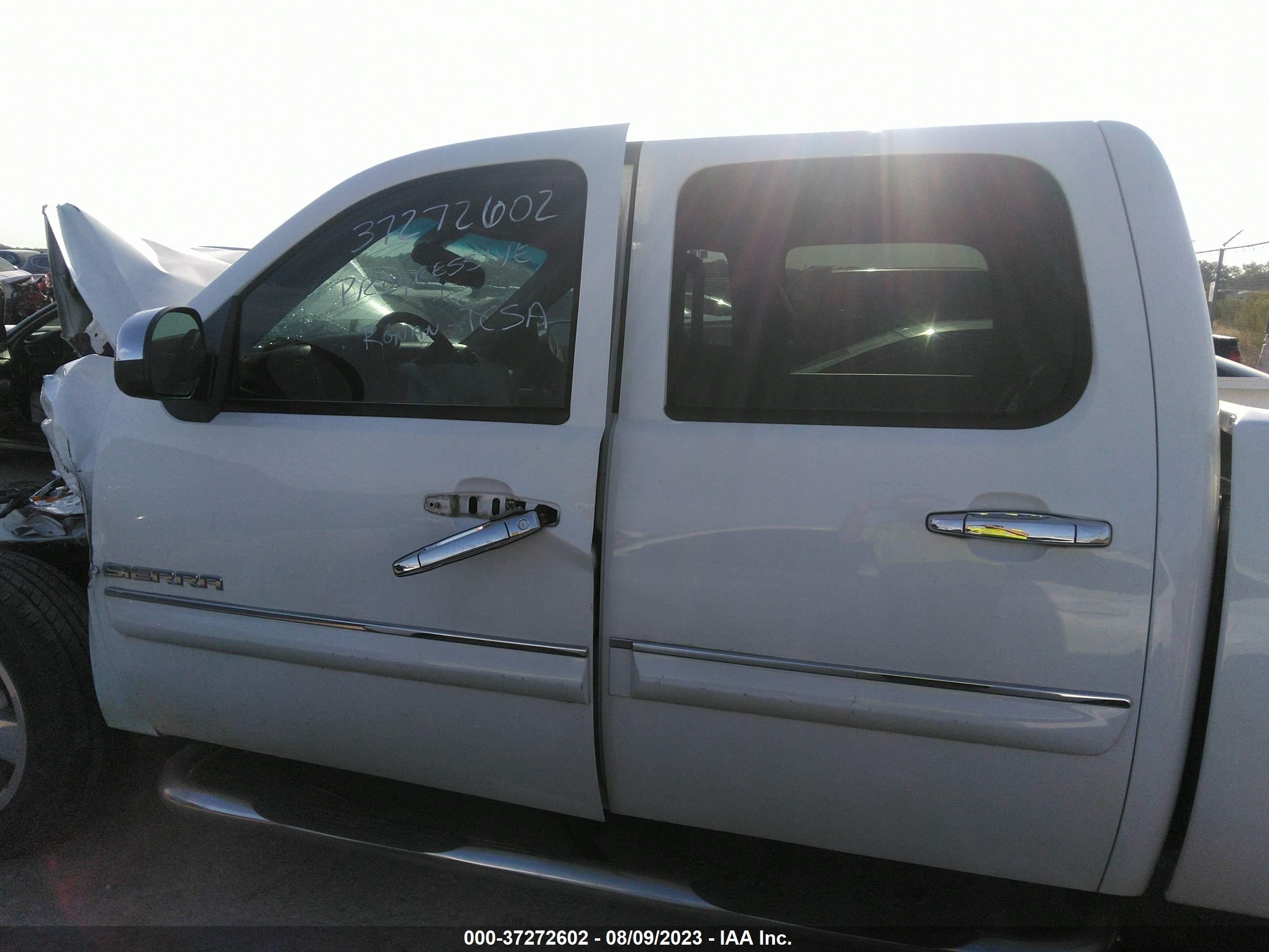 Photo 13 VIN: 3GTRCVE08AG254136 - GMC SIERRA 