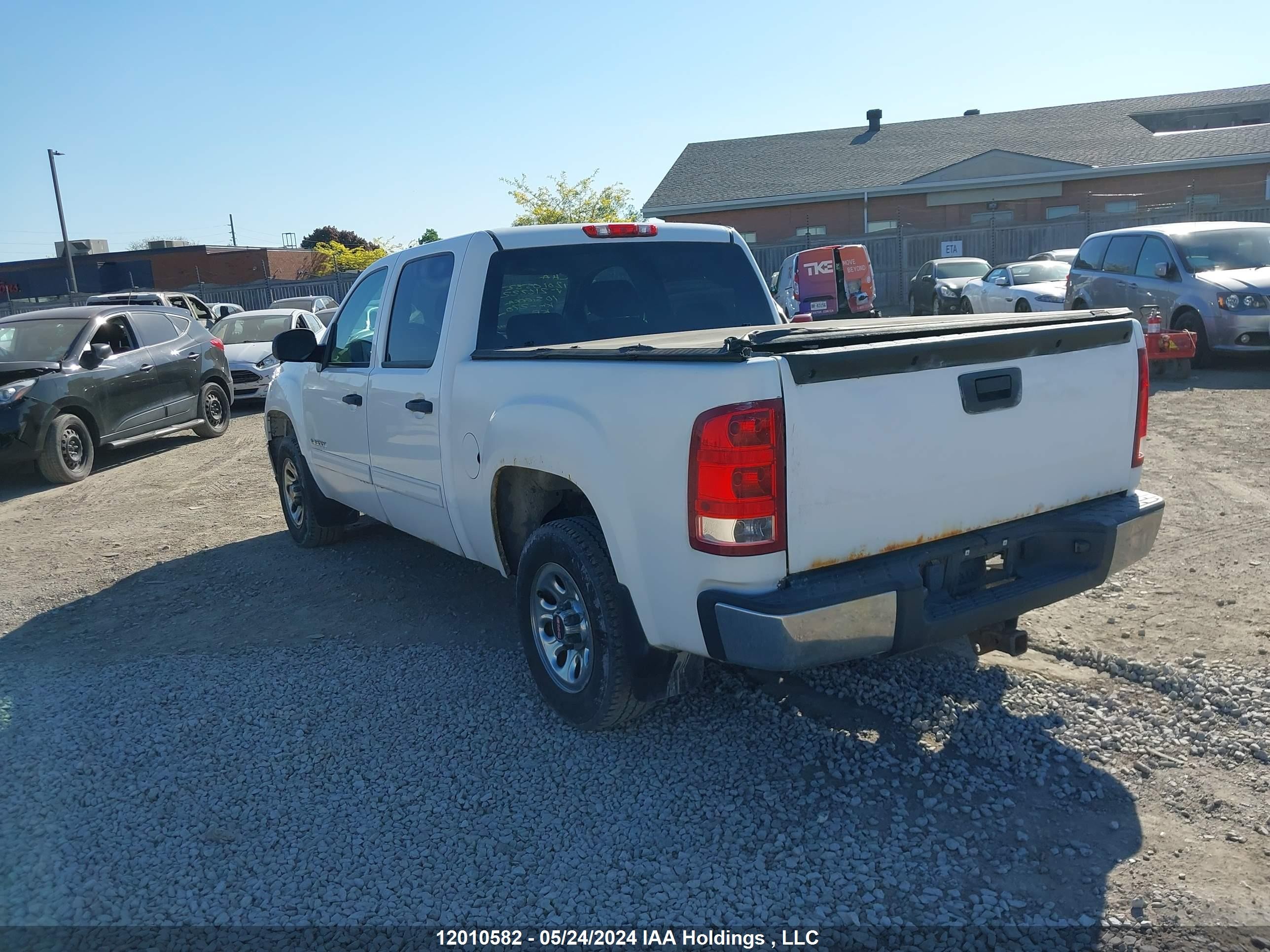 Photo 2 VIN: 3GTRKUEA1AG216222 - GMC SIERRA 