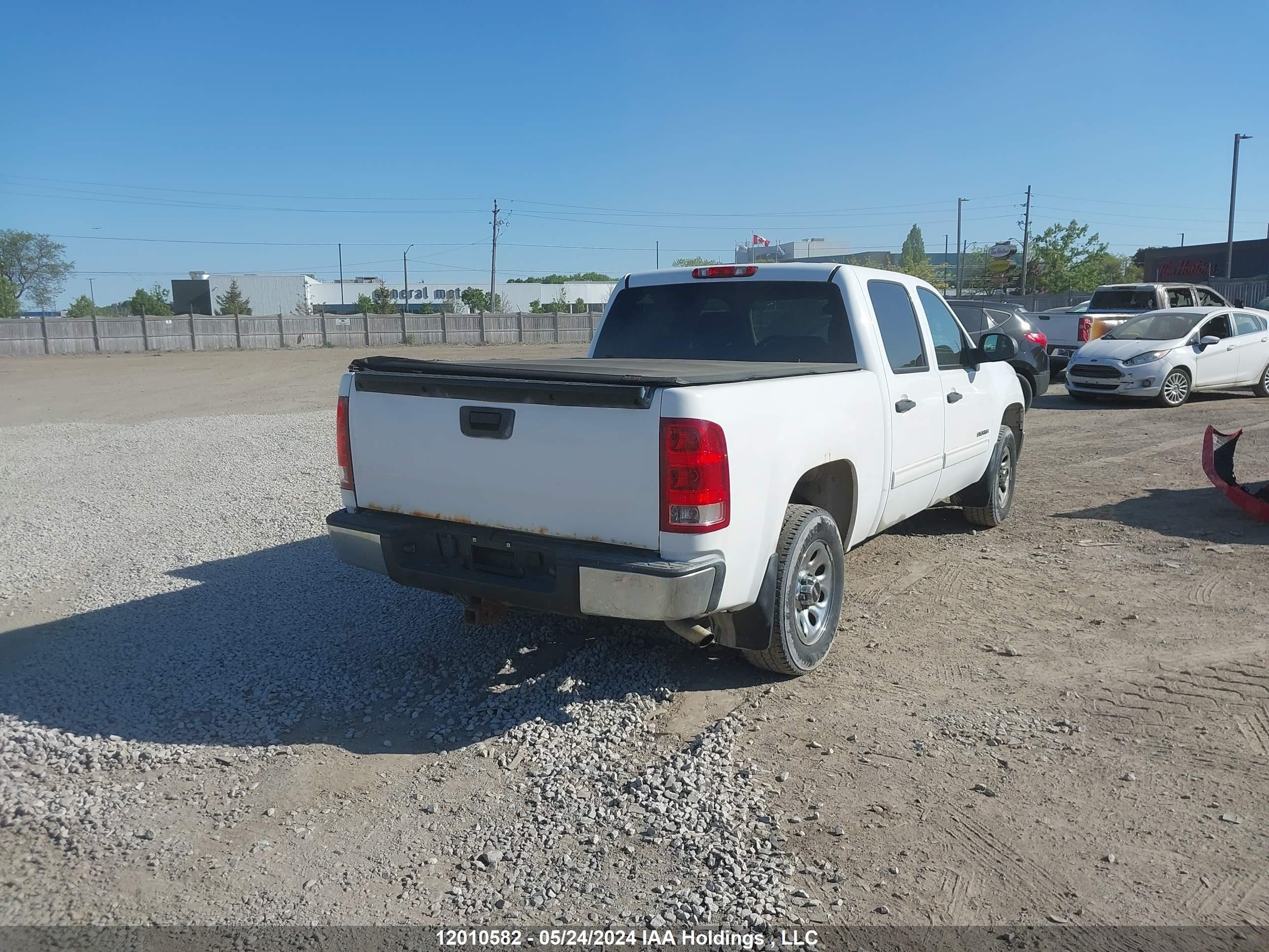 Photo 3 VIN: 3GTRKUEA1AG216222 - GMC SIERRA 