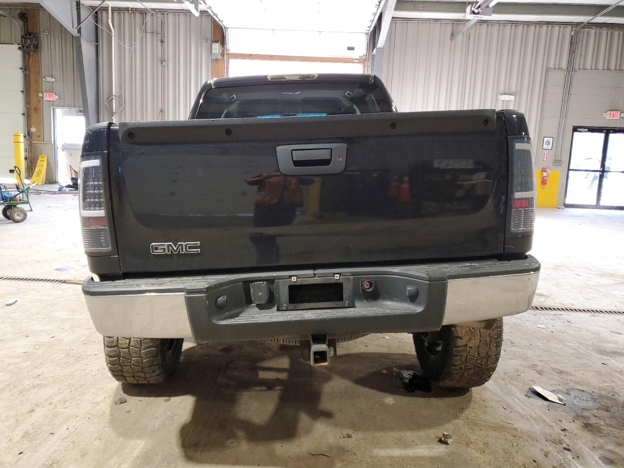 Photo 5 VIN: 3GTRKUEA4AG155030 - GMC SIERRA 