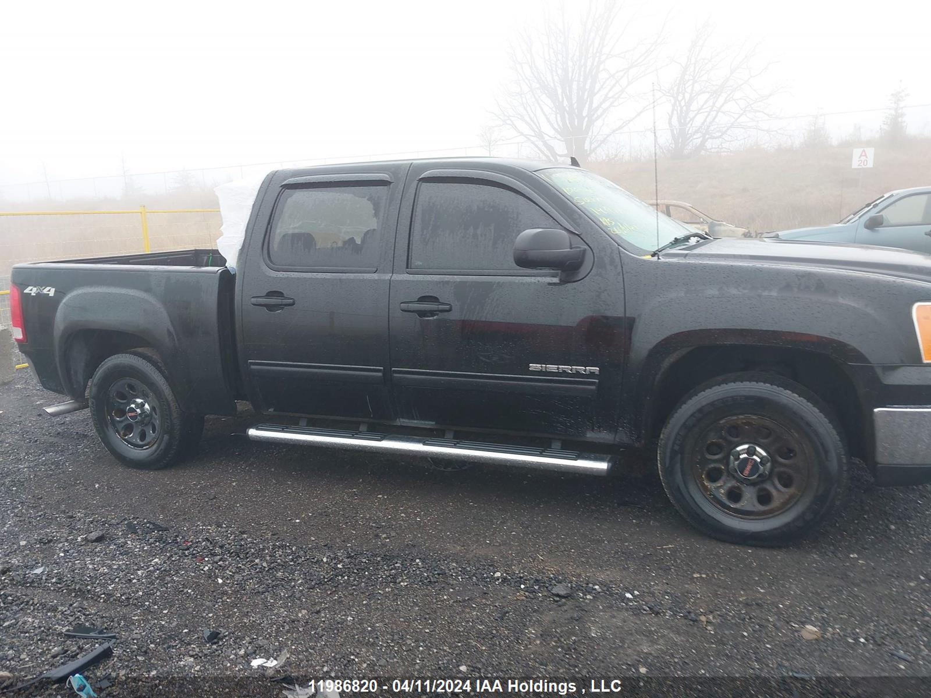 Photo 12 VIN: 3GTRKUEA8AG199175 - GMC SIERRA 