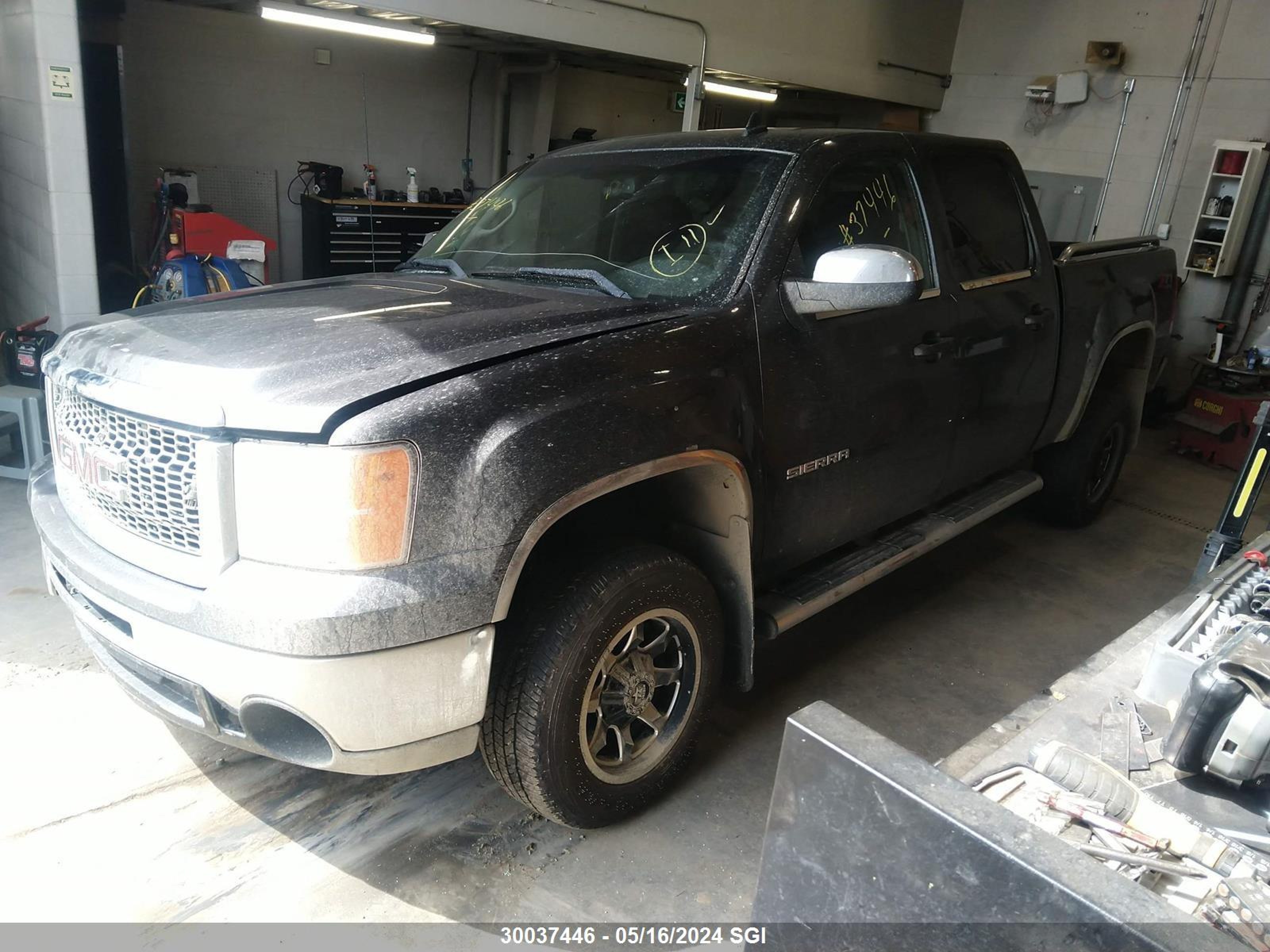 Photo 1 VIN: 3GTRKVE30AG230880 - GMC SIERRA 