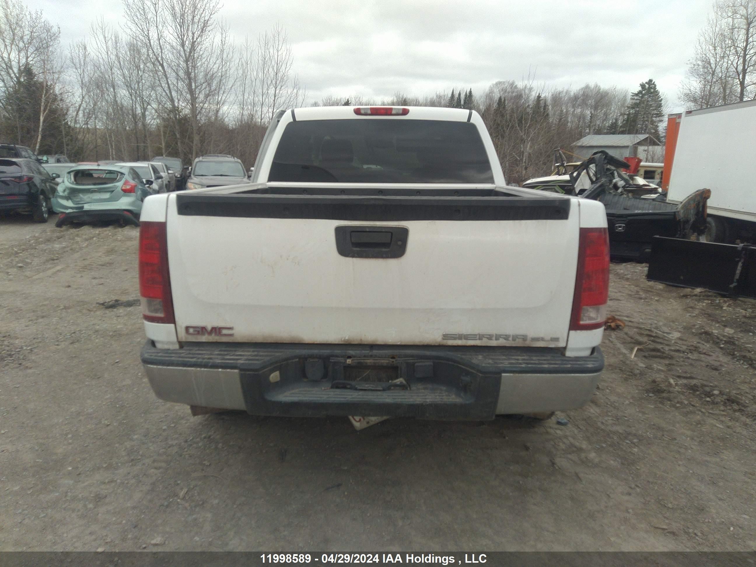 Photo 15 VIN: 3GTRKVE34AG257192 - GMC SIERRA 