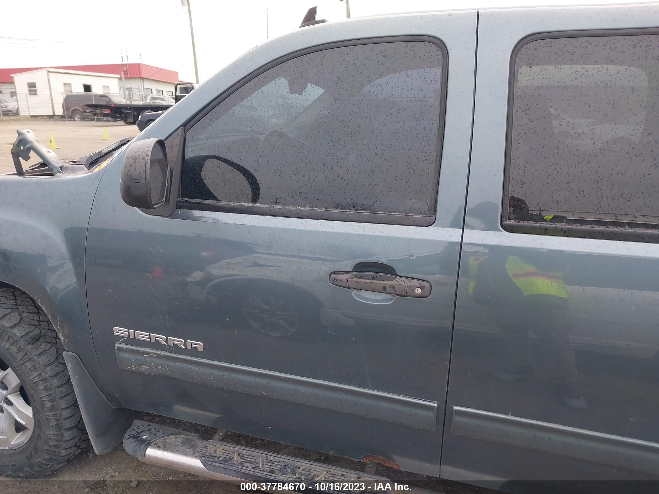 Photo 14 VIN: 3GTRKVE35AG152418 - GMC SIERRA 