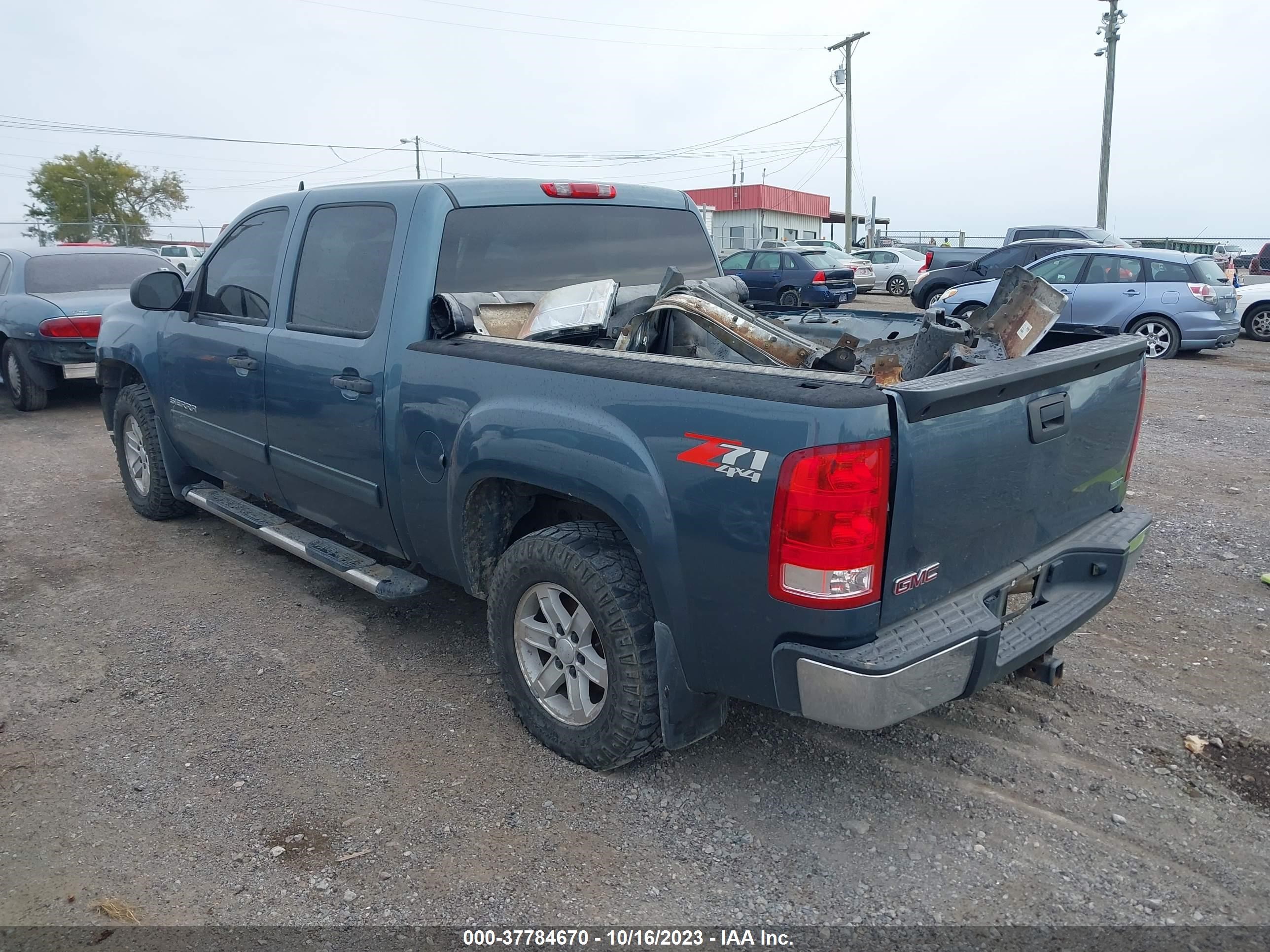 Photo 2 VIN: 3GTRKVE35AG152418 - GMC SIERRA 