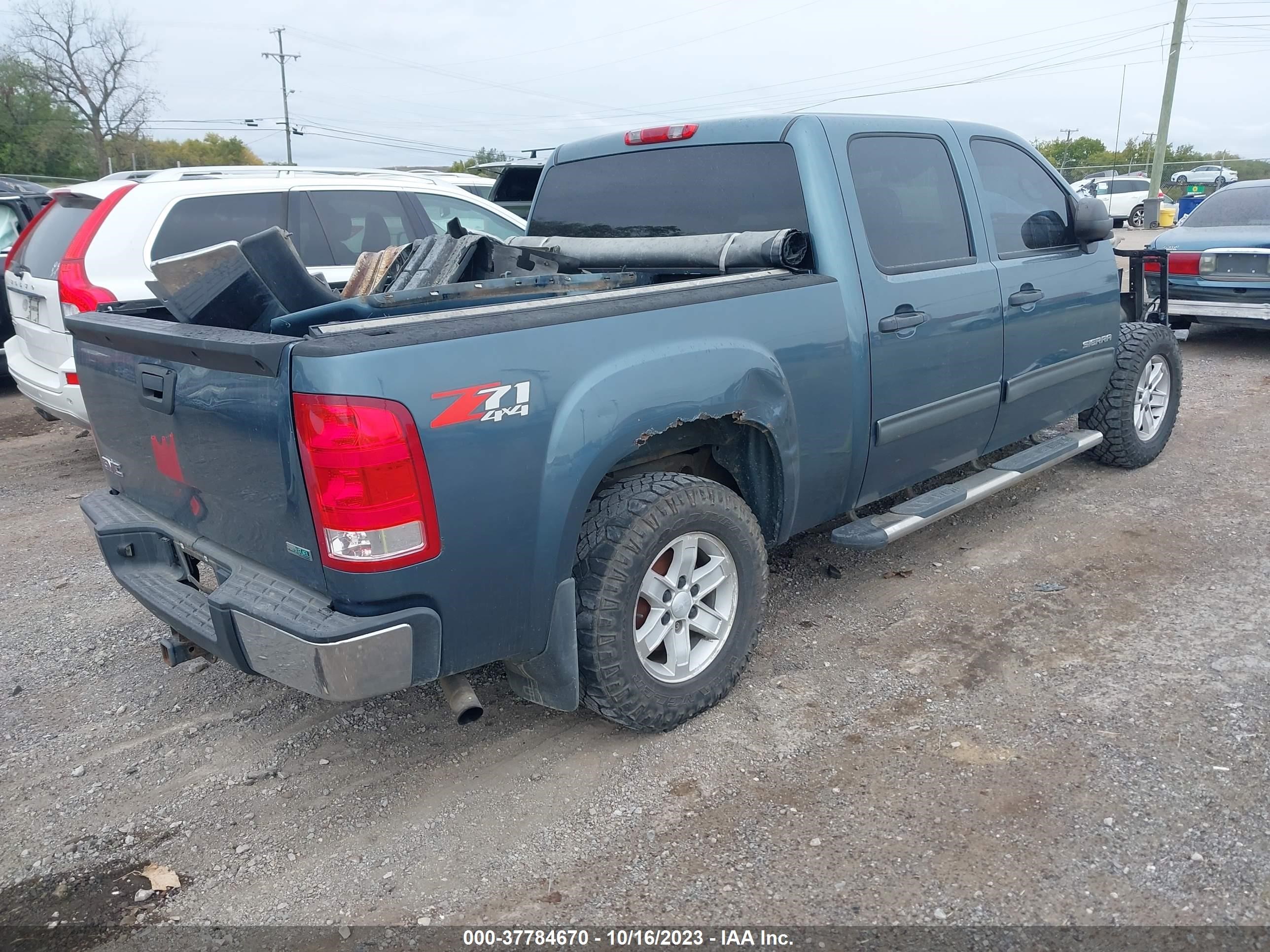 Photo 3 VIN: 3GTRKVE35AG152418 - GMC SIERRA 