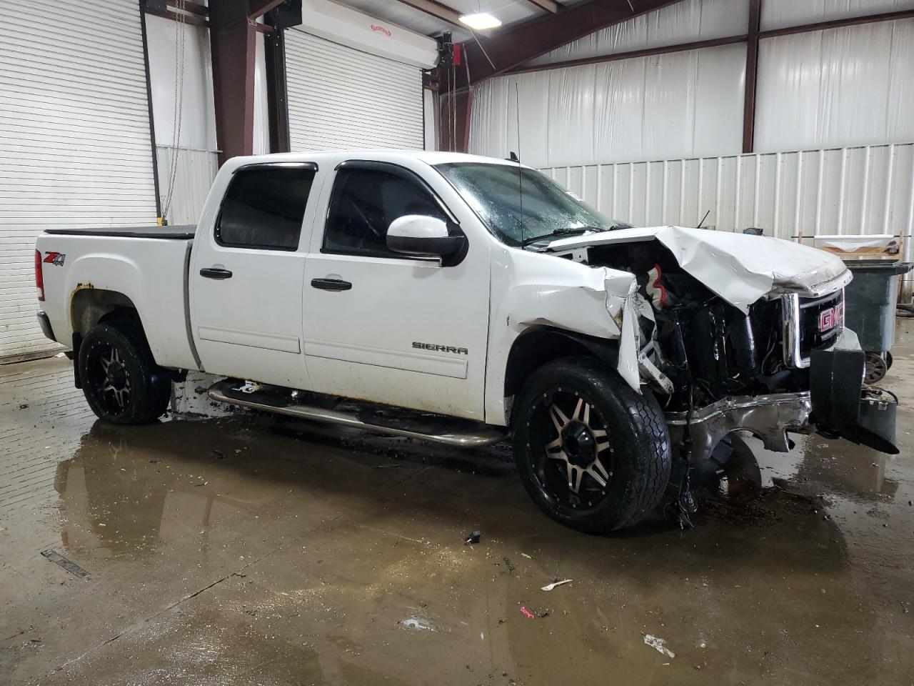 Photo 3 VIN: 3GTRKVE36AG272583 - GMC SIERRA 