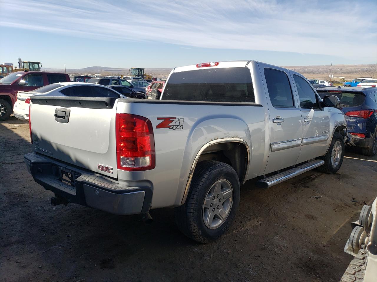 Photo 2 VIN: 3GTRKWE30AG185249 - GMC SIERRA 