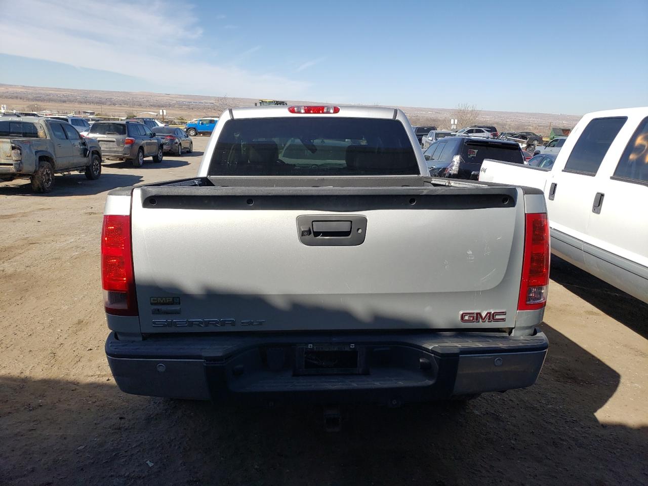 Photo 5 VIN: 3GTRKWE30AG185249 - GMC SIERRA 