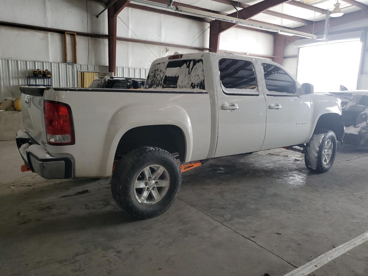 Photo 2 VIN: 3GTRKWE33AG133551 - GMC SIERRA 