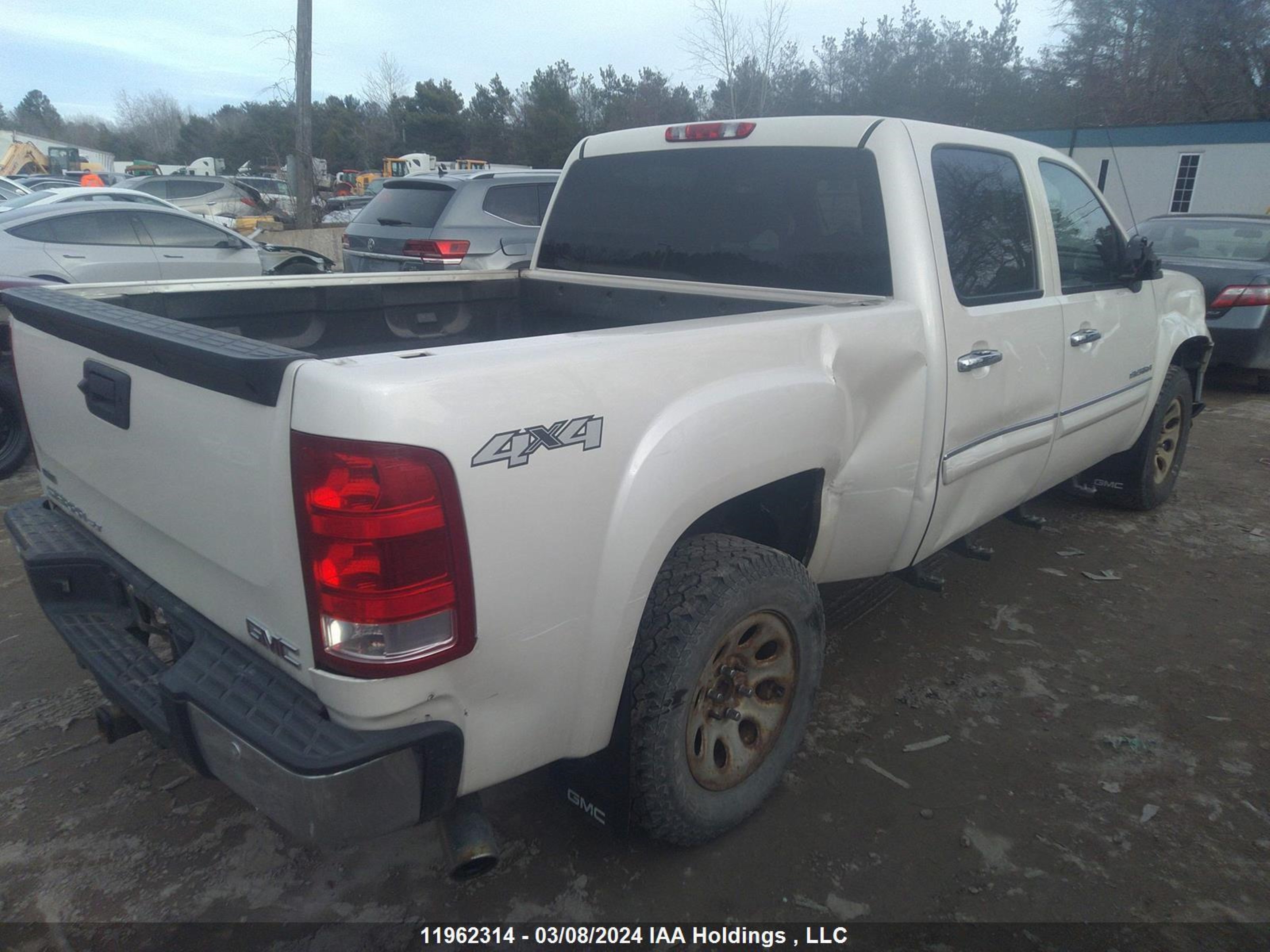 Photo 3 VIN: 3GTRKWE33AG274183 - GMC SIERRA 