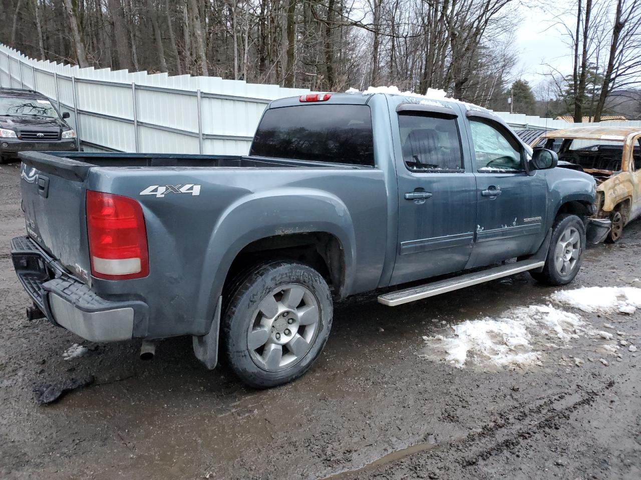 Photo 2 VIN: 3GTRKWE38AG144724 - GMC SIERRA 