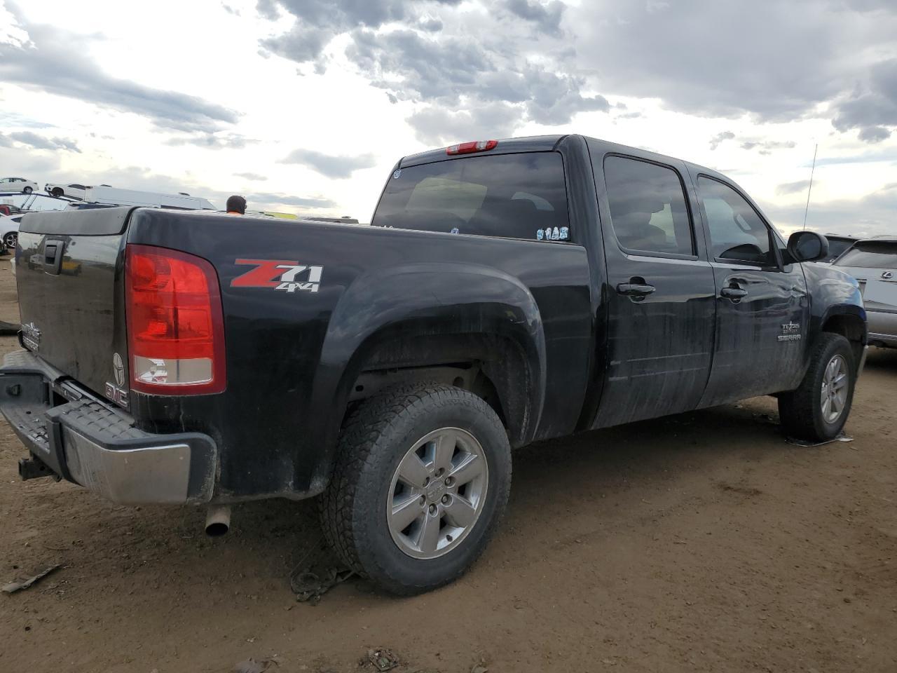 Photo 2 VIN: 3GTRKWE38AG211712 - GMC SIERRA 