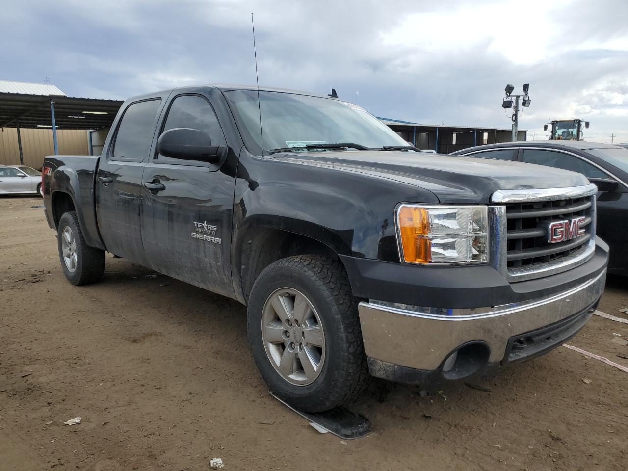 Photo 3 VIN: 3GTRKWE38AG211712 - GMC SIERRA 