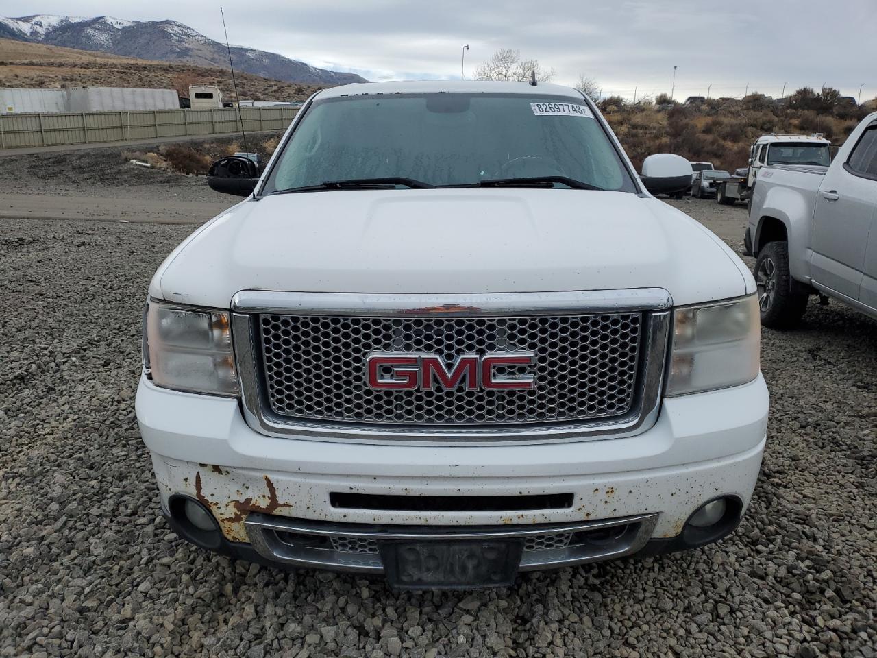 Photo 4 VIN: 3GTRKXE23AG180687 - GMC SIERRA 