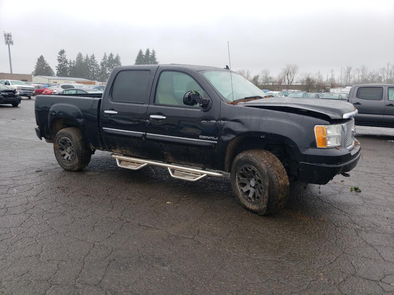 Photo 3 VIN: 3GTRKXE24AG237379 - GMC SIERRA 