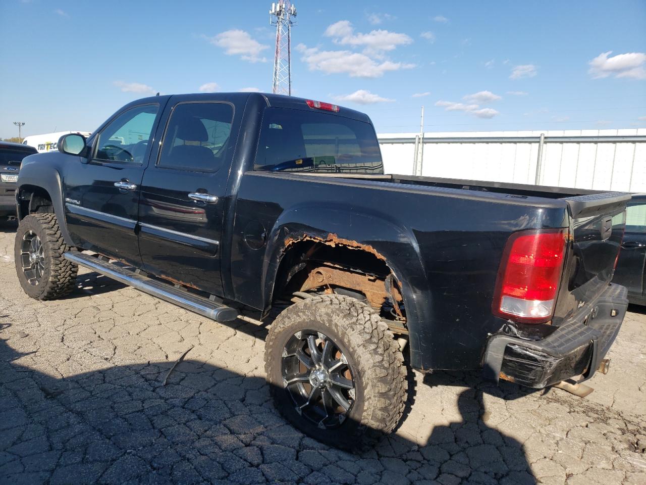 Photo 1 VIN: 3GTRKXE24AG263979 - GMC SIERRA 