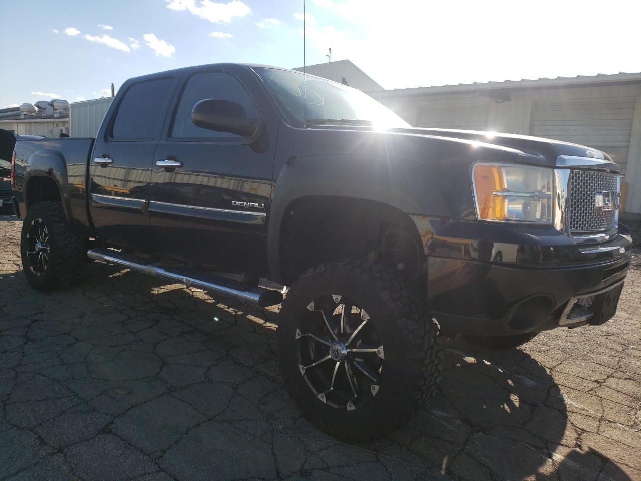 Photo 3 VIN: 3GTRKXE24AG263979 - GMC SIERRA 