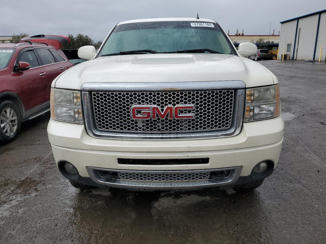 Photo 4 VIN: 3GTRKXE29AG239337 - GMC SIERRA 