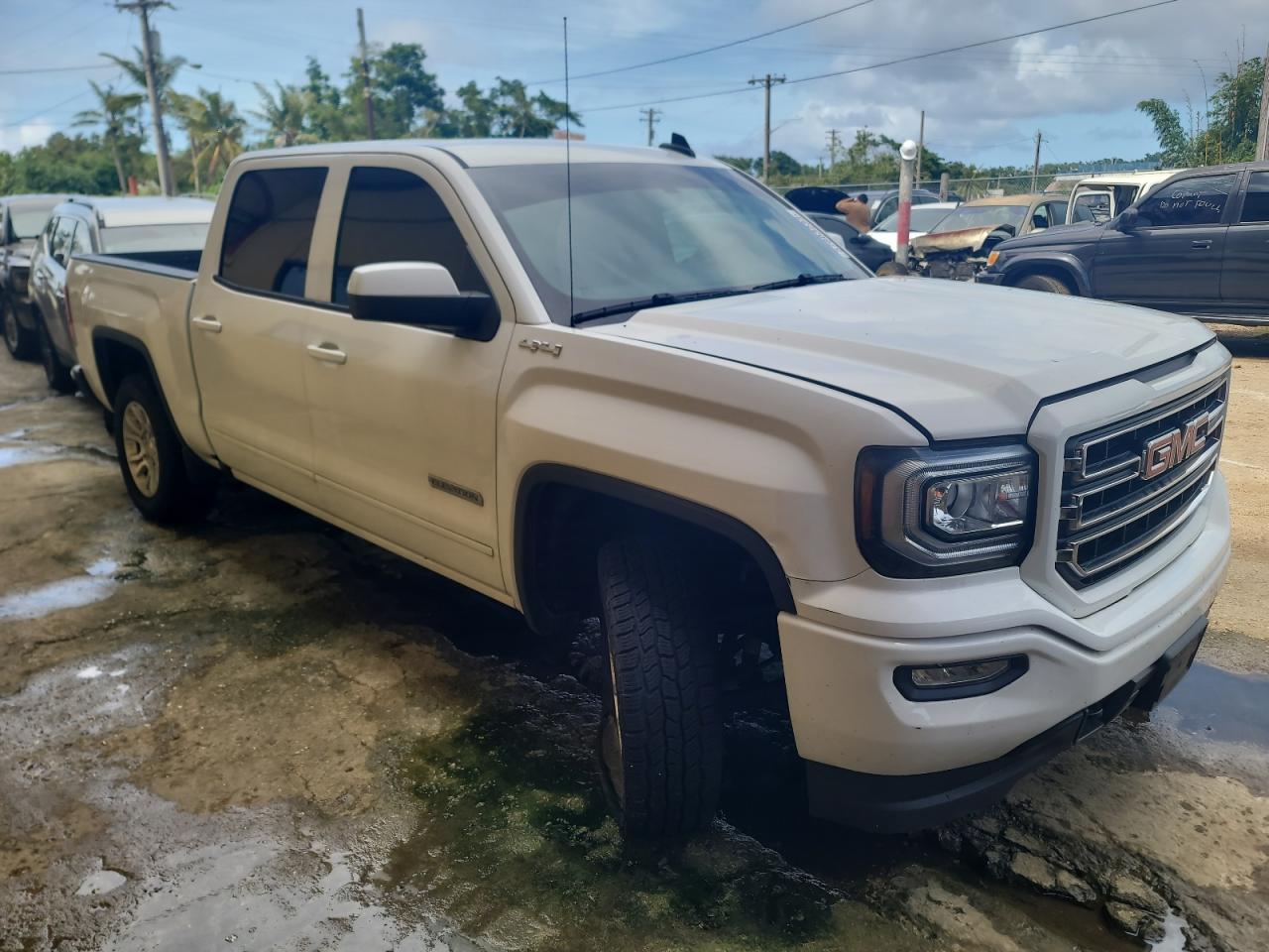 Photo 3 VIN: 3GTU2MEC1HG447742 - GMC SIERRA 