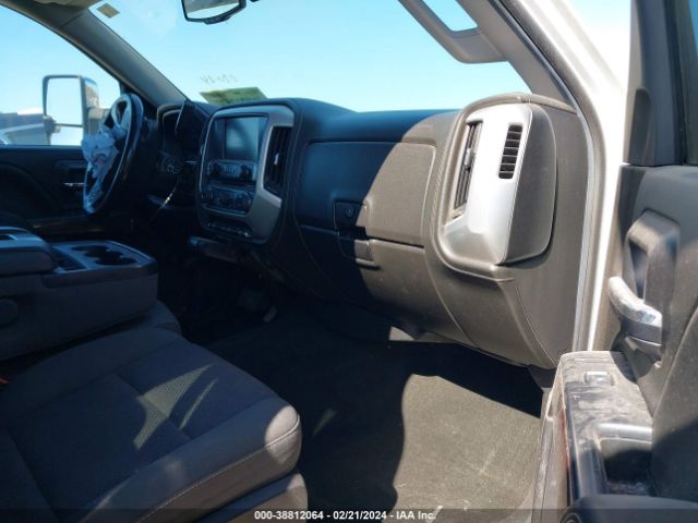 Photo 4 VIN: 3GTU2MECOJG284118 - GMC SIERRA 1500 