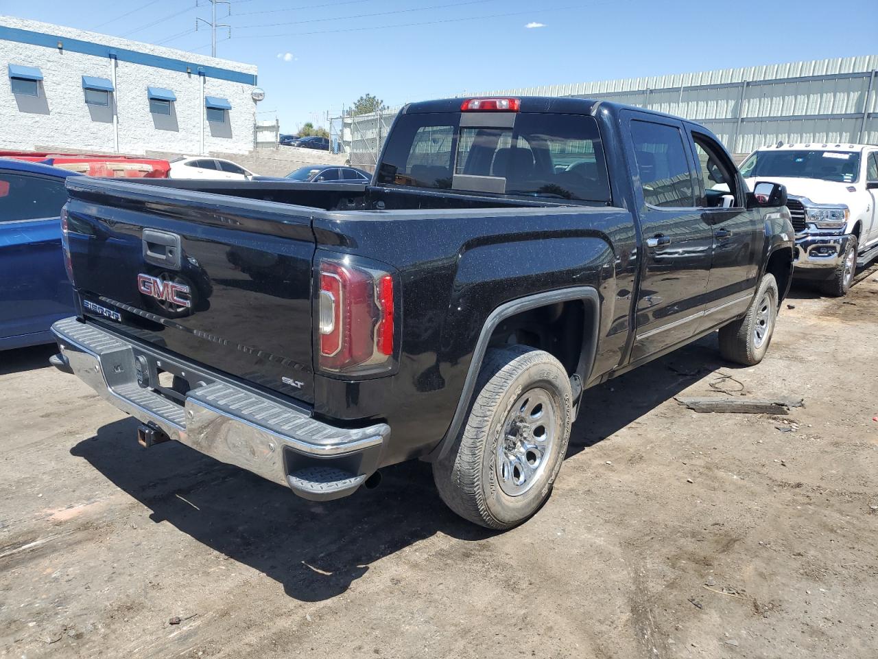 Photo 2 VIN: 3GTU2NEC0JG581444 - GMC SIERRA 