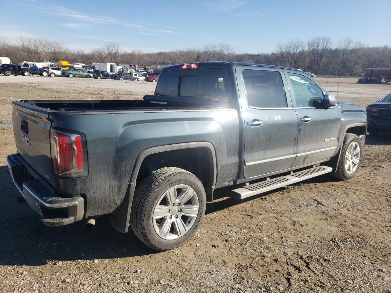 Photo 2 VIN: 3GTU2NEC1JG450166 - GMC SIERRA 