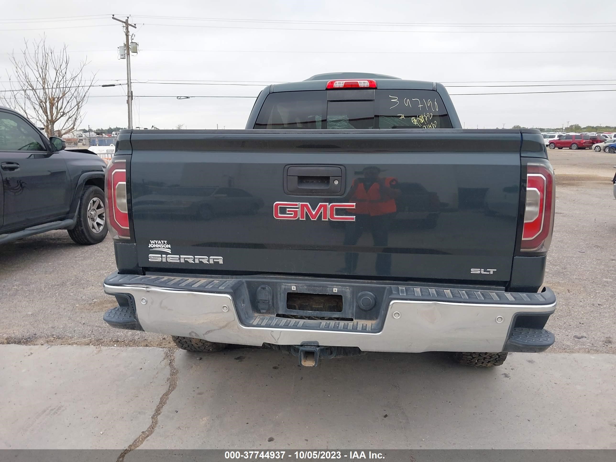 Photo 16 VIN: 3GTU2NEC2JG452637 - GMC SIERRA 