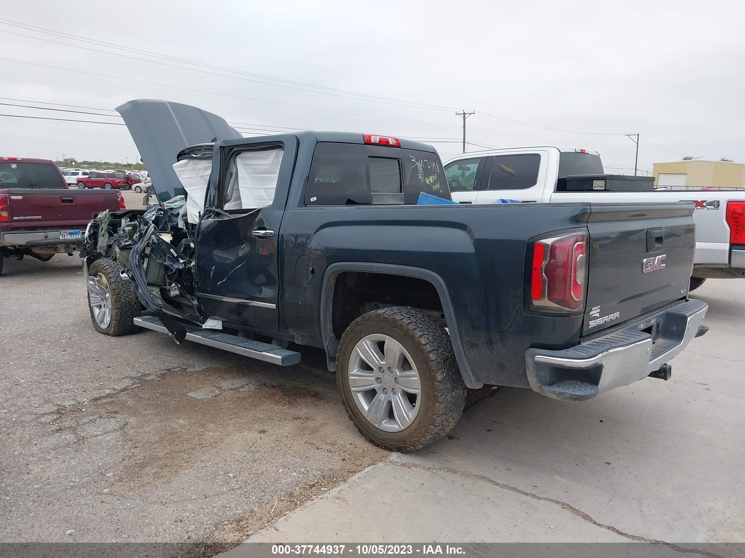 Photo 2 VIN: 3GTU2NEC2JG452637 - GMC SIERRA 