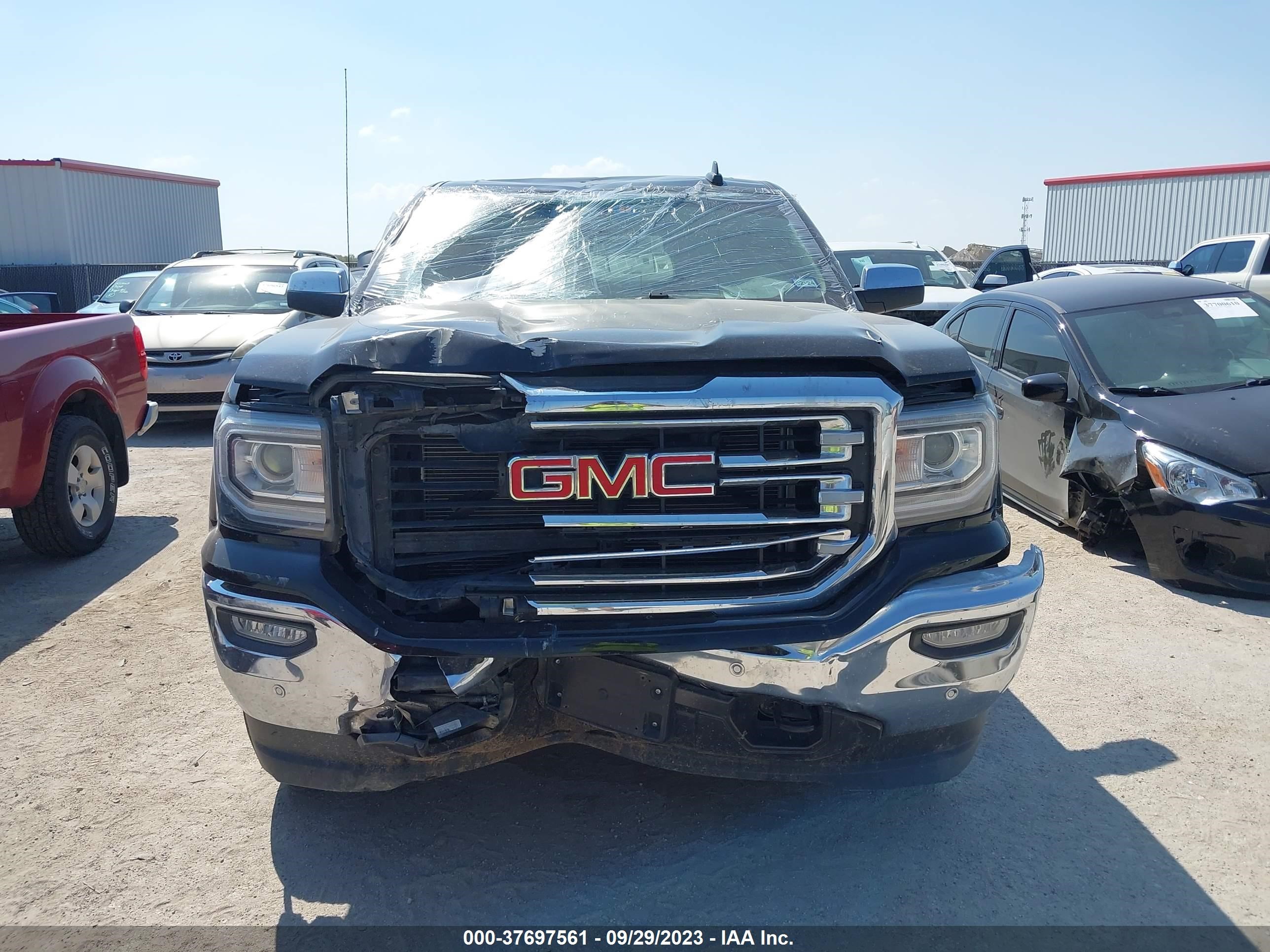 Photo 12 VIN: 3GTU2NEC3JG201996 - GMC SIERRA 