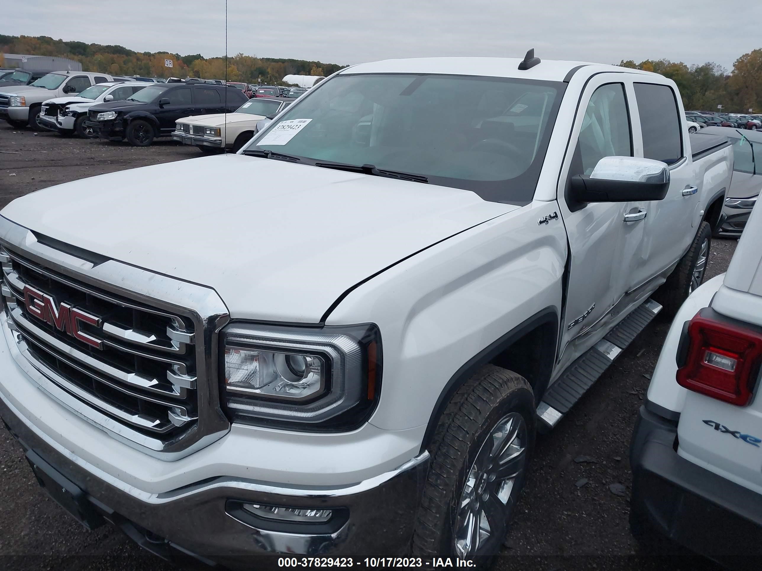 Photo 1 VIN: 3GTU2NEC7JG111119 - GMC SIERRA 