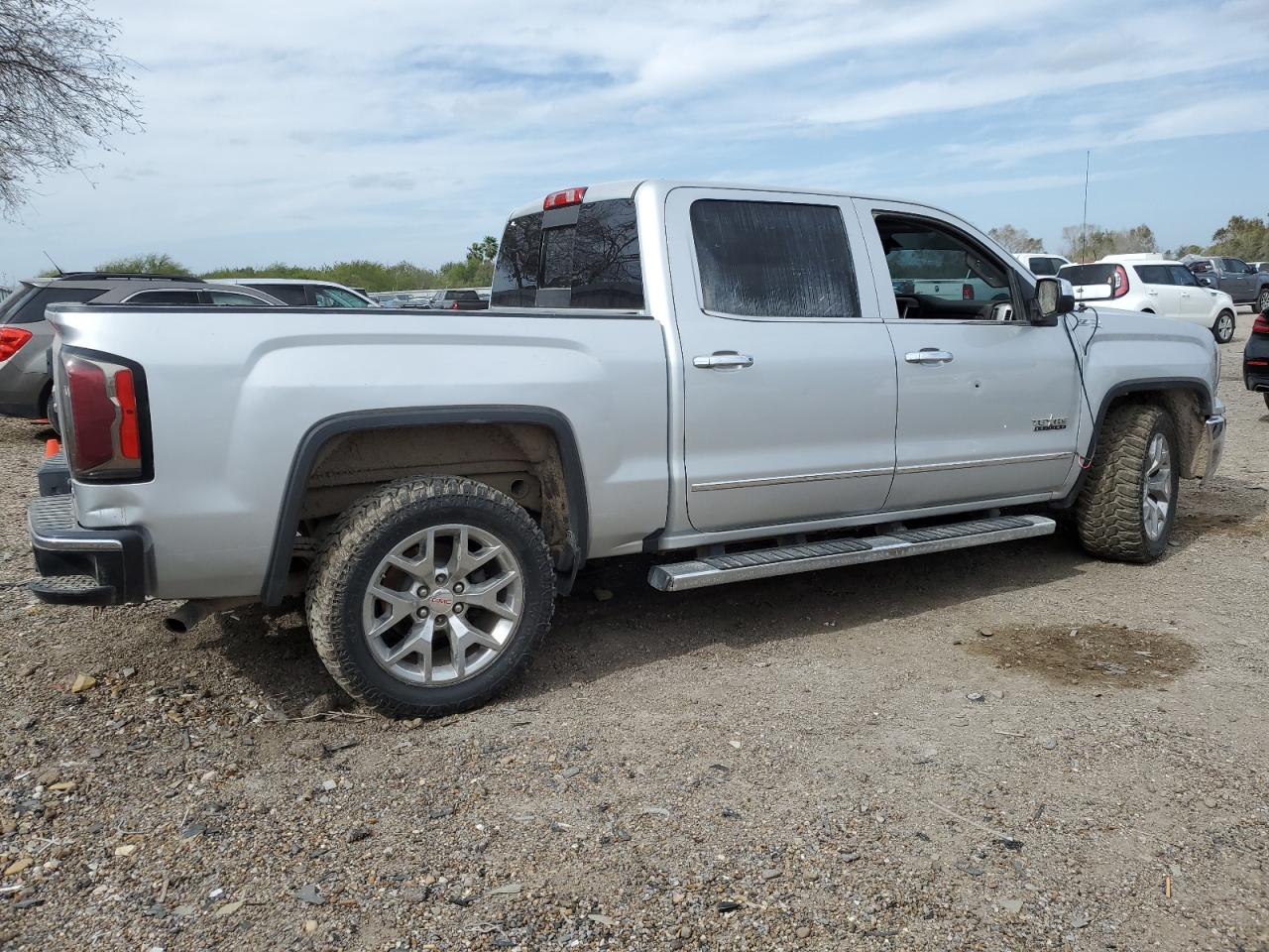 Photo 2 VIN: 3GTU2NEC7JG119138 - GMC SIERRA 