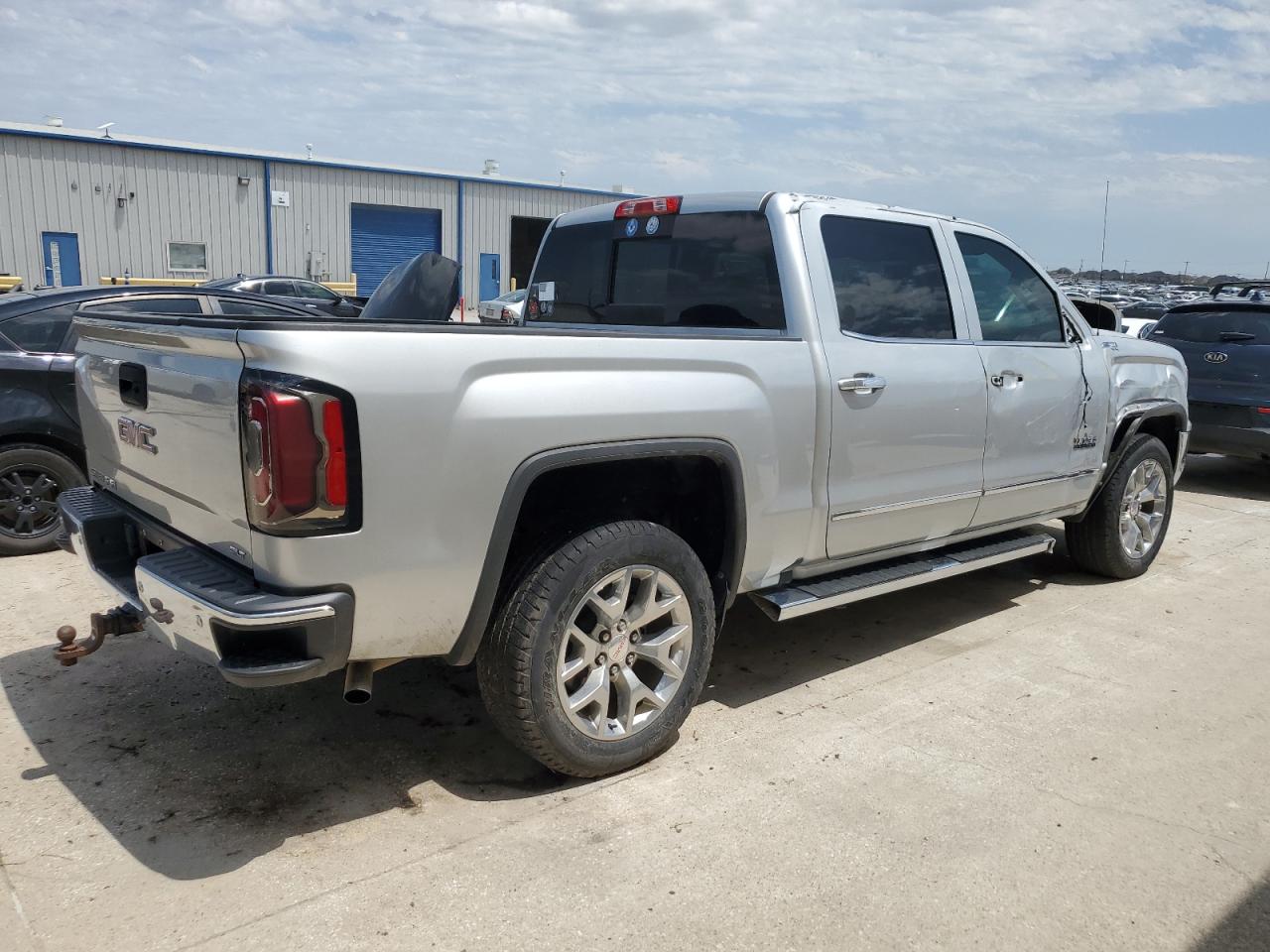 Photo 2 VIN: 3GTU2NEC8JG206837 - GMC SIERRA 