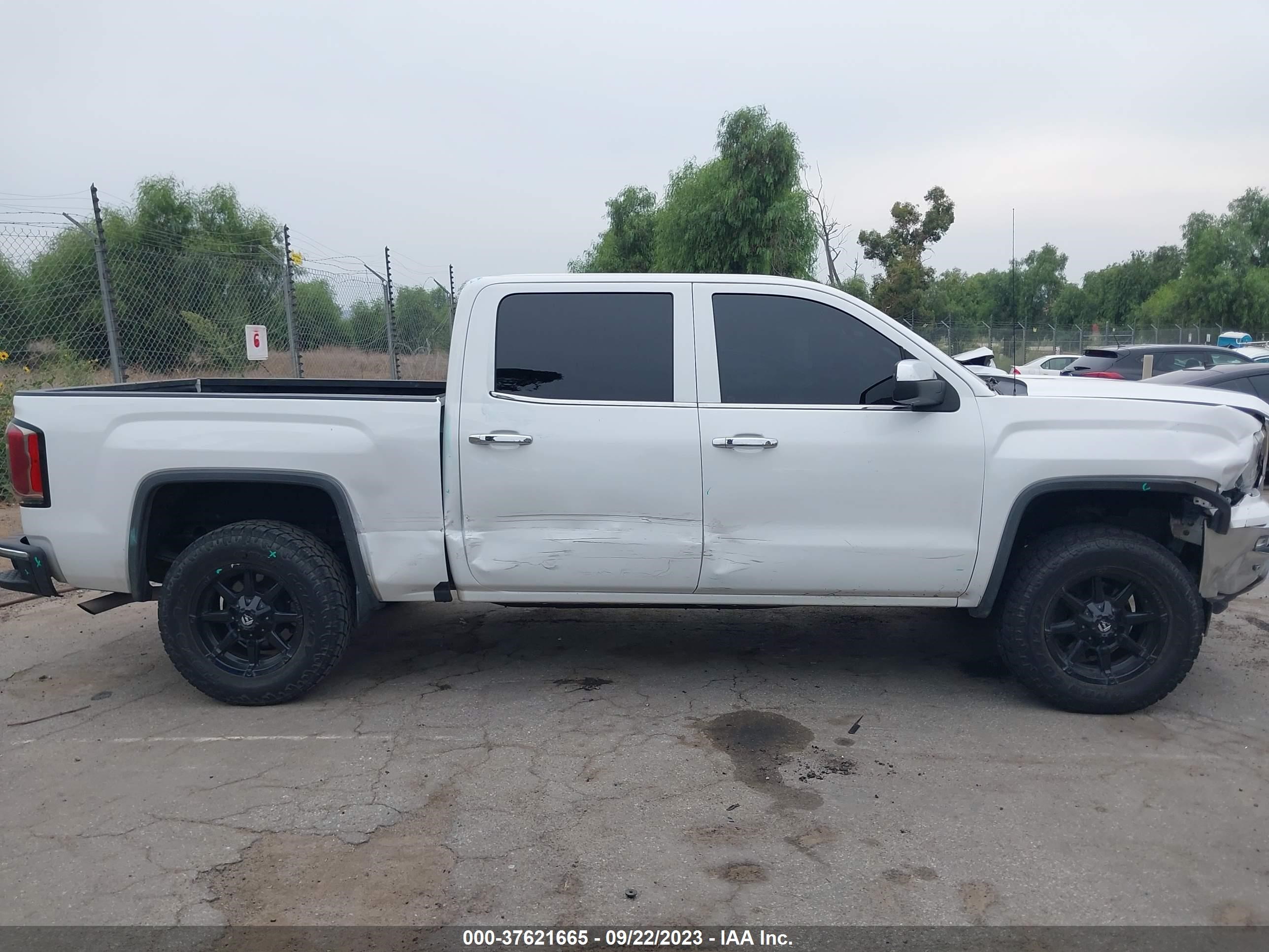 Photo 12 VIN: 3GTU2NEC8JG286253 - GMC SIERRA 