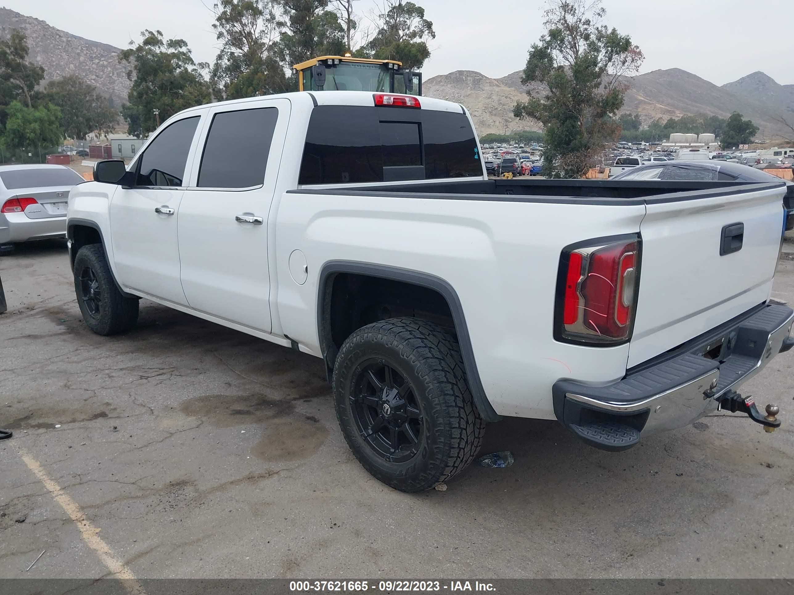 Photo 2 VIN: 3GTU2NEC8JG286253 - GMC SIERRA 