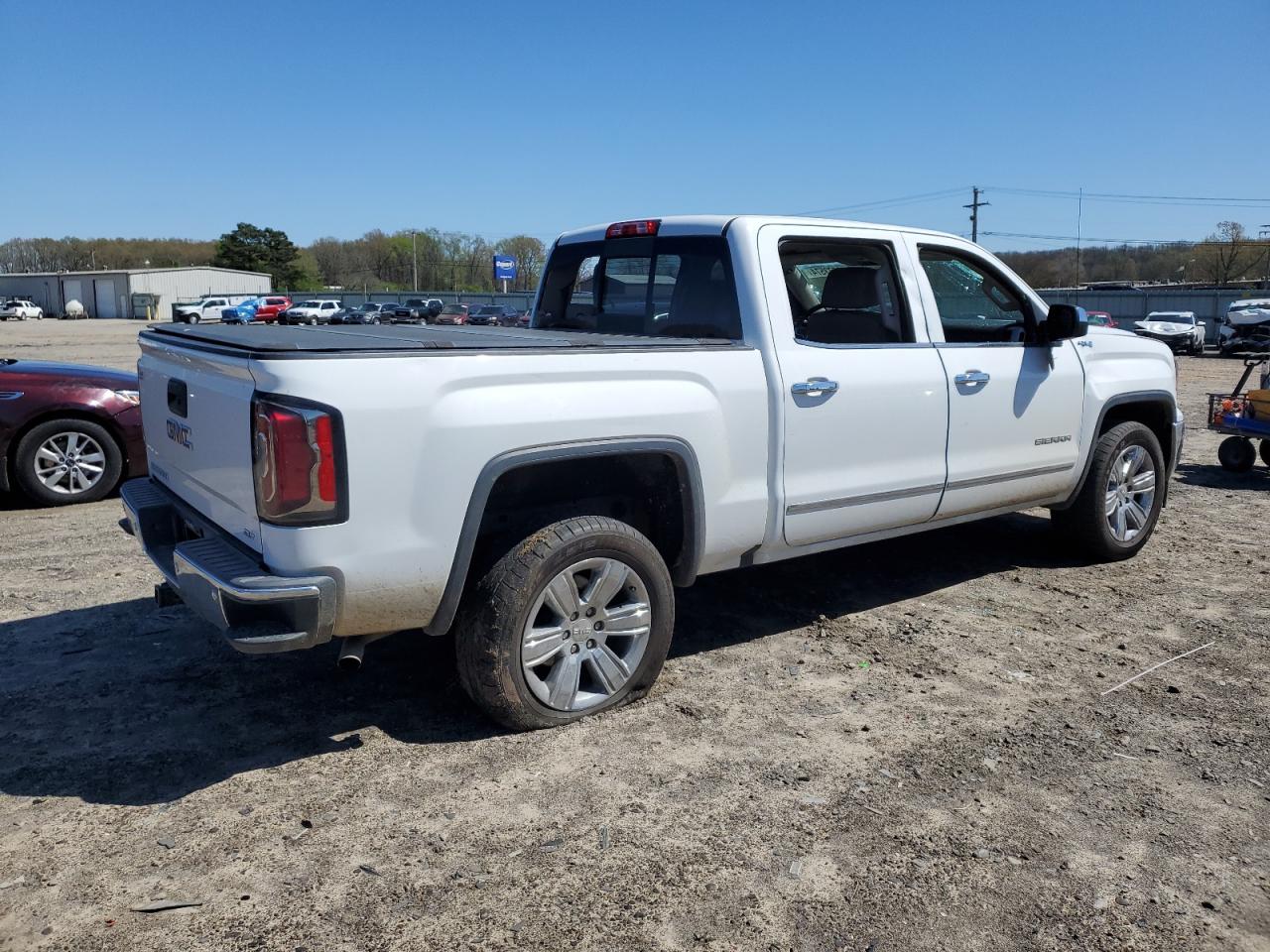 Photo 2 VIN: 3GTU2NEC8JG379466 - GMC SIERRA 