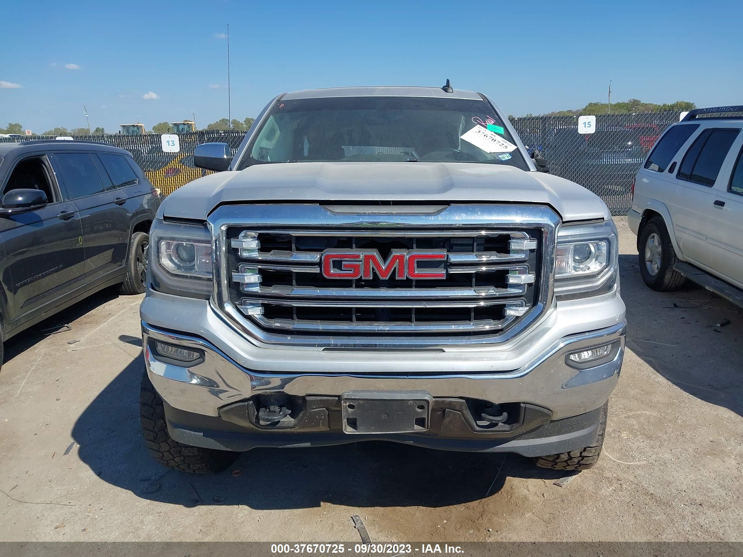 Photo 11 VIN: 3GTU2NECXJG495882 - GMC SIERRA 