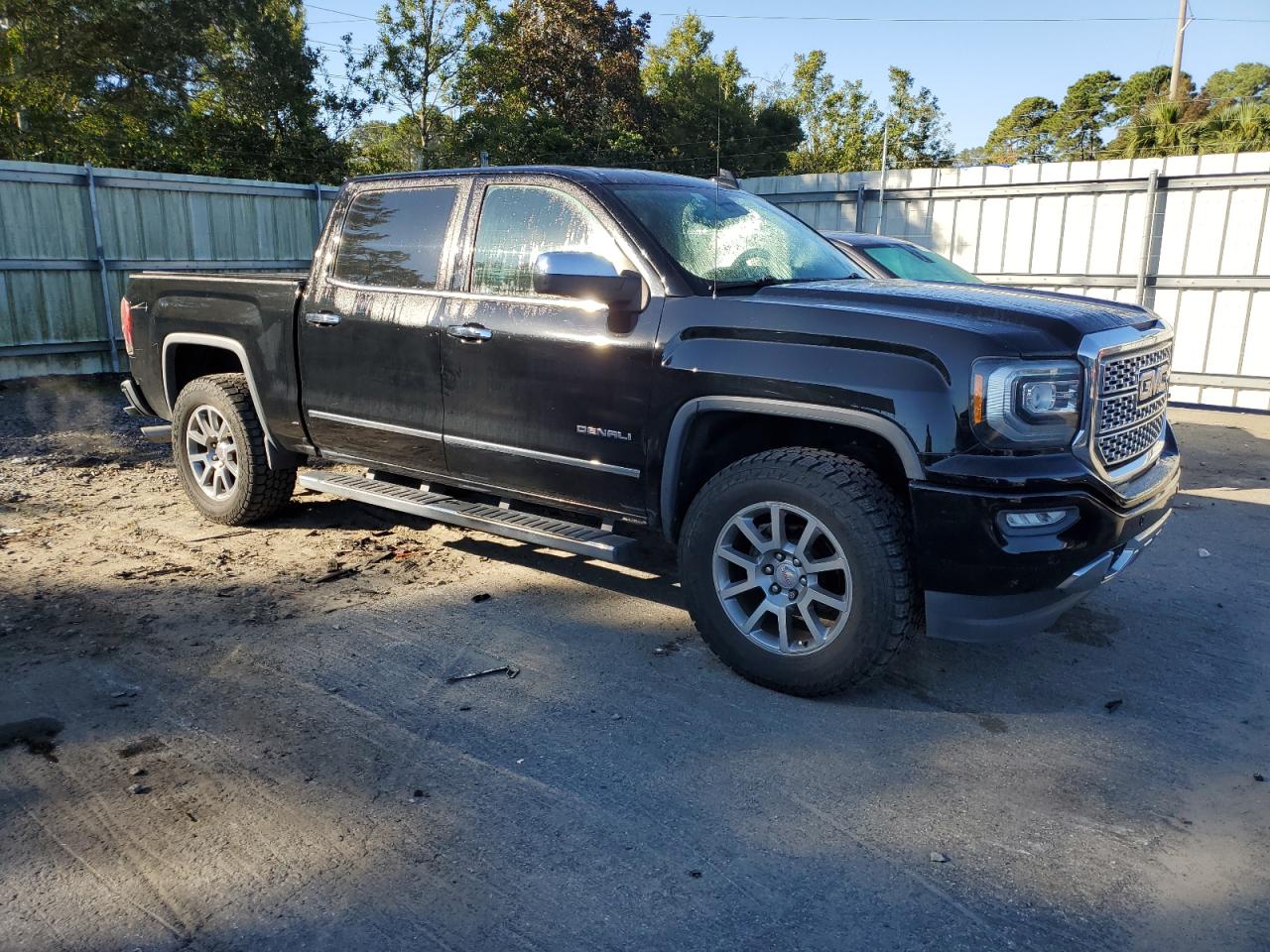 Photo 3 VIN: 3GTU2PEJ1HG184586 - GMC SIERRA 