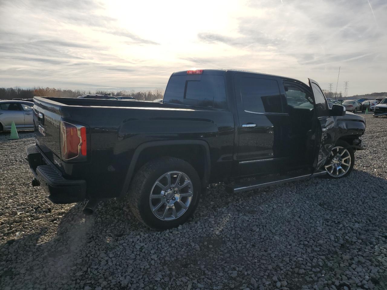 Photo 2 VIN: 3GTU2PEJ3HG451422 - GMC SIERRA 