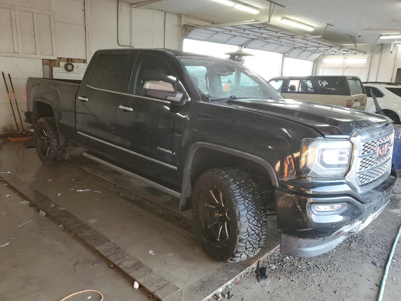 Photo 3 VIN: 3GTU2PEJ4JG504974 - GMC SIERRA 