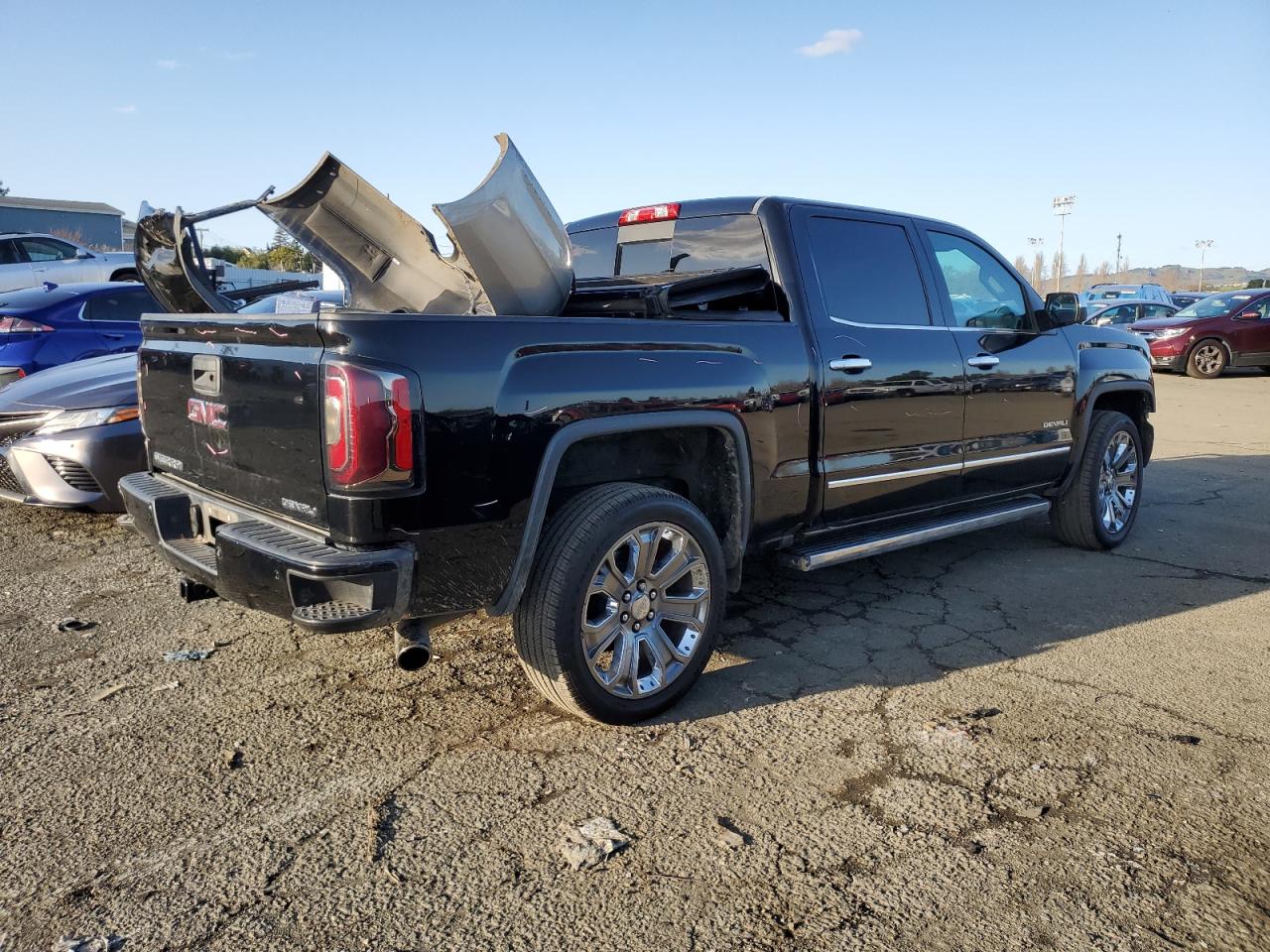 Photo 2 VIN: 3GTU2PEJ4JG565113 - GMC SIERRA 